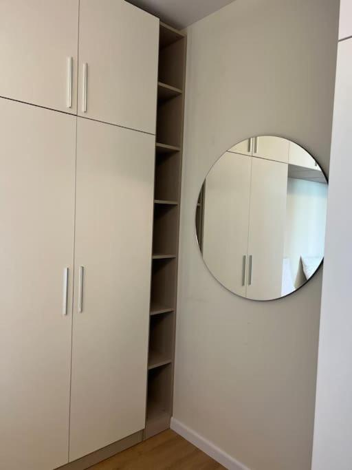 Modern New Apartment near Lake