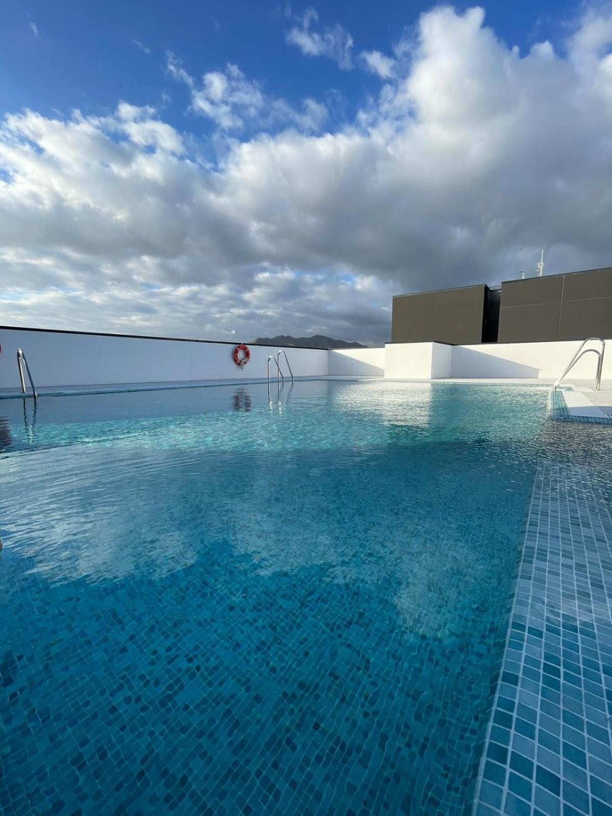 Apartamento UrbanSky con terraza