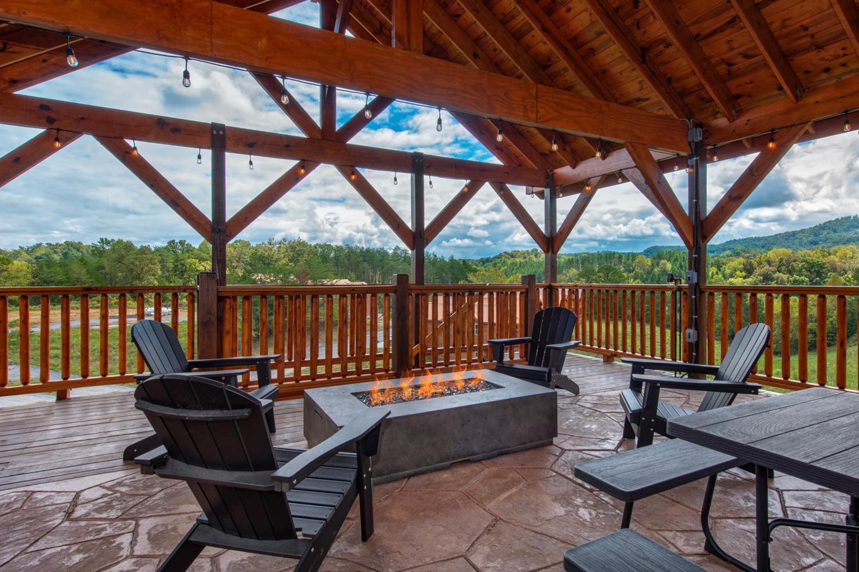 Serenity Mountain Pool Lodge by Eden Crest view 5