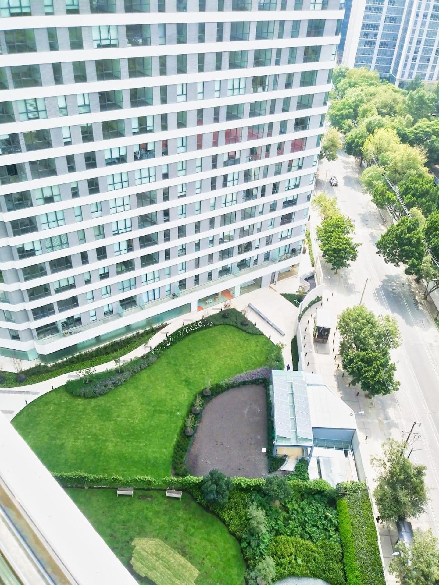 Hotel Two Beautiful 1 Br Apts, 2 Floors Apart Hs Wifi! - Image 1