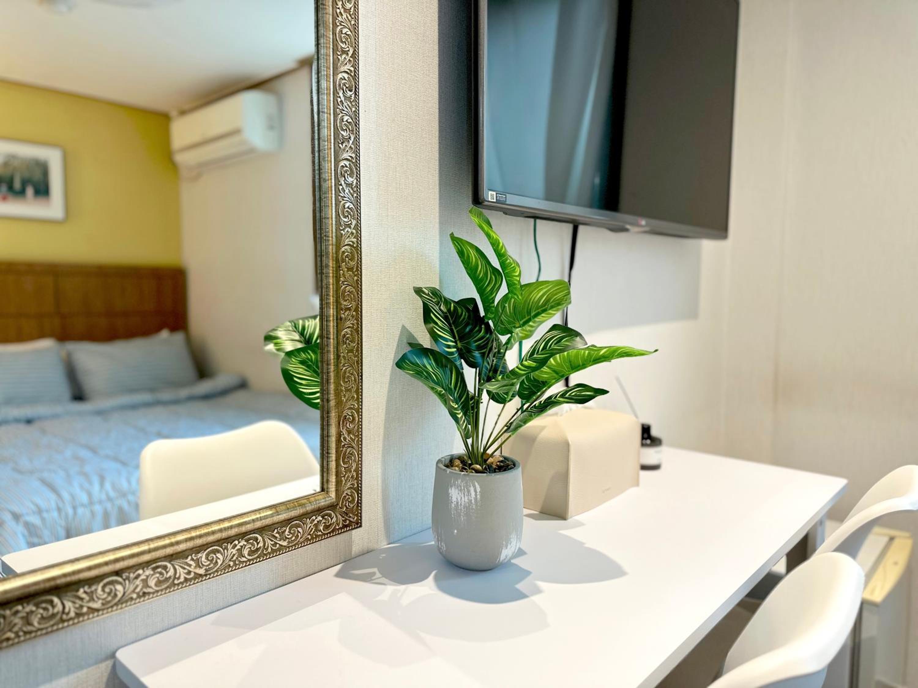 hotel room