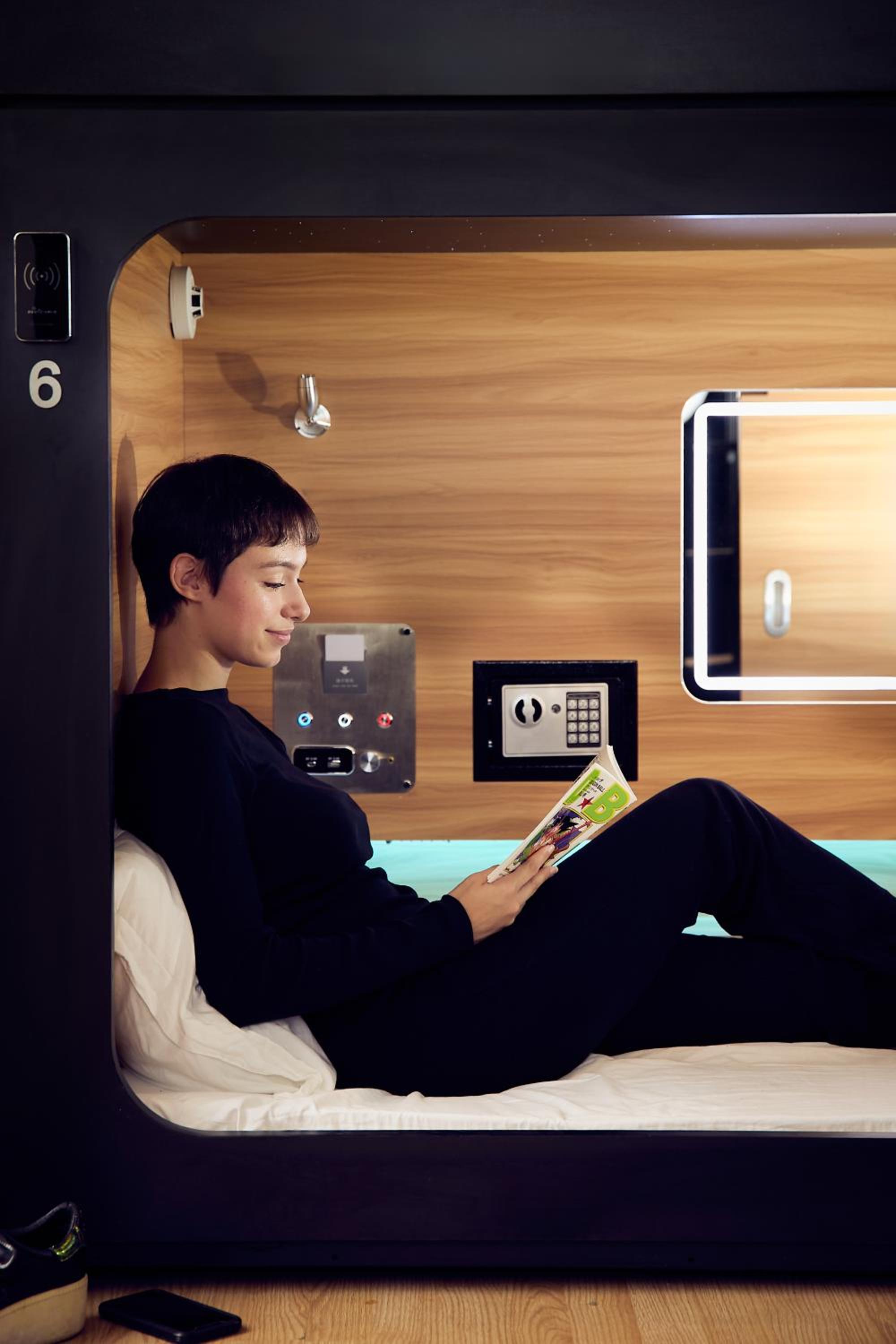Capsule Hotel