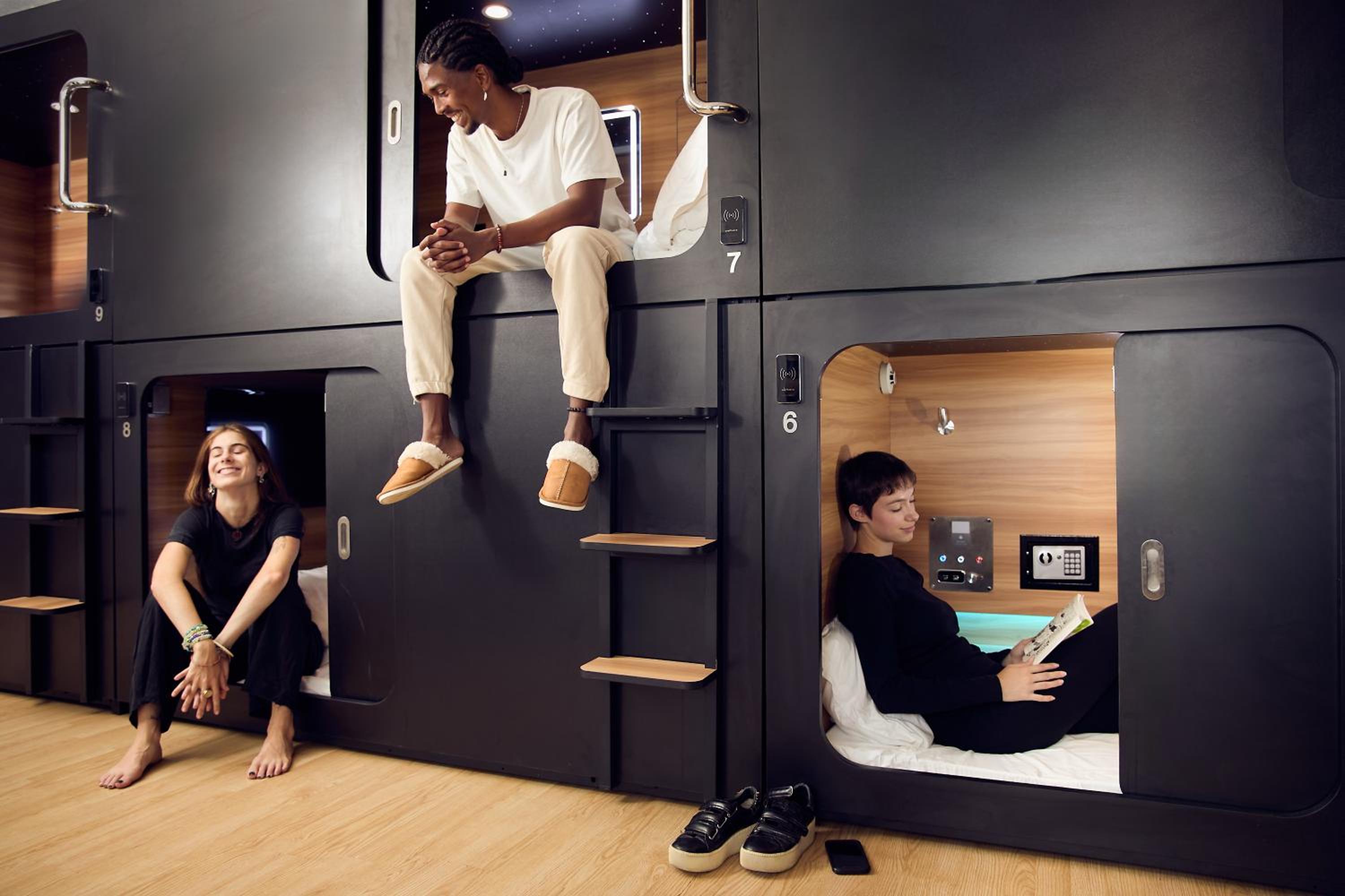 Capsule Hotel