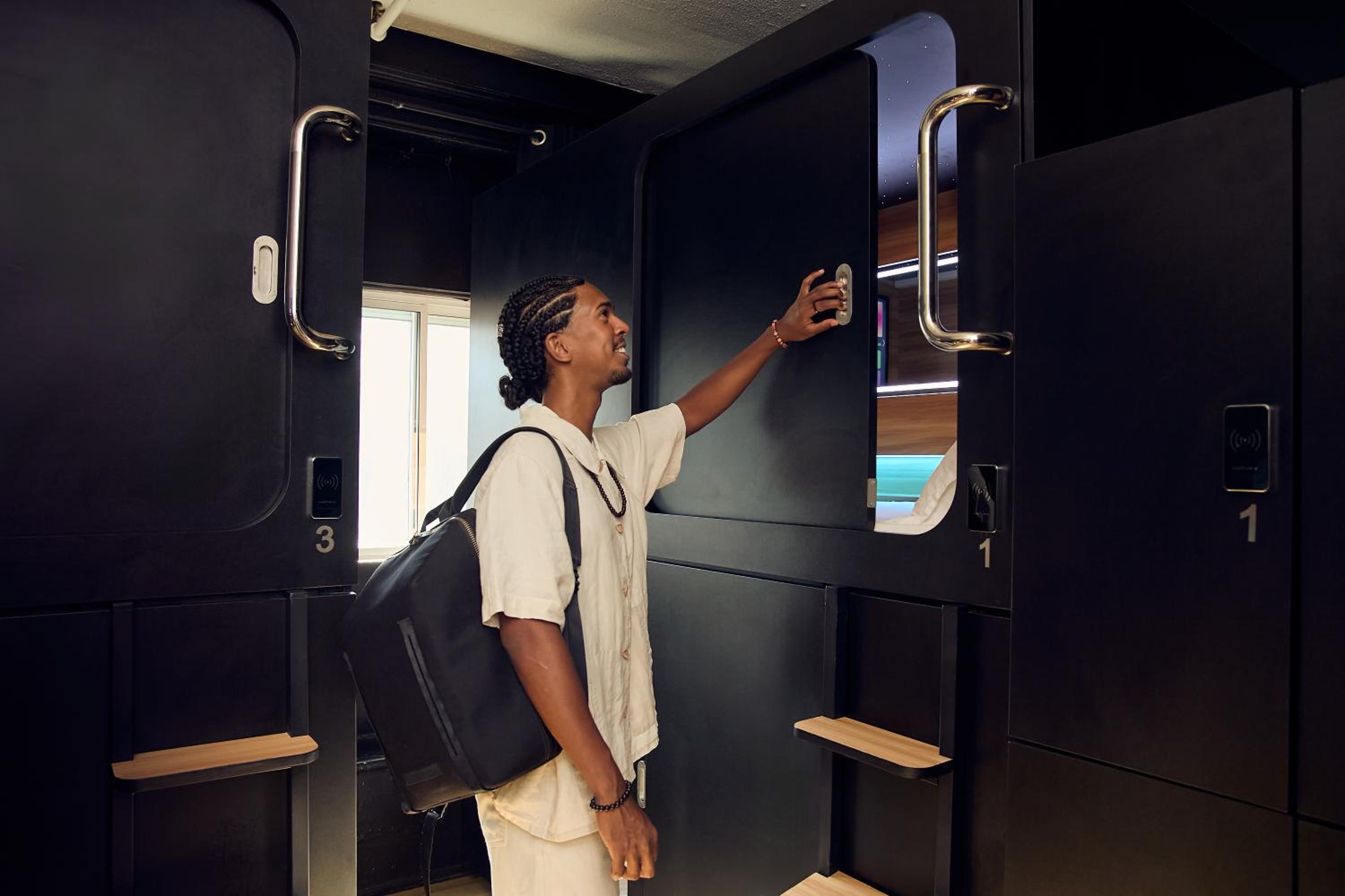 Capsule Hotel
