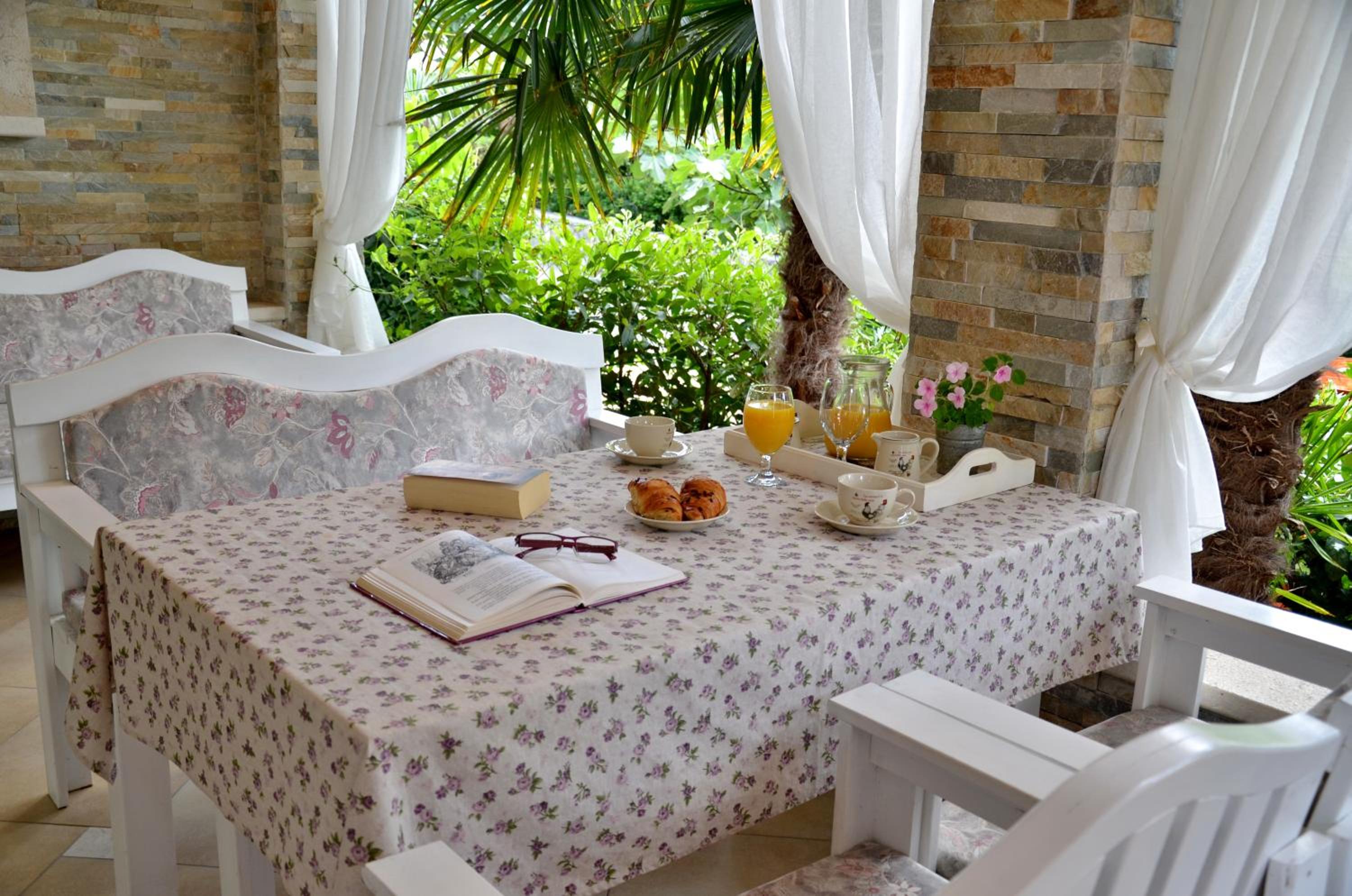 Villa Amalia Apartments view 4