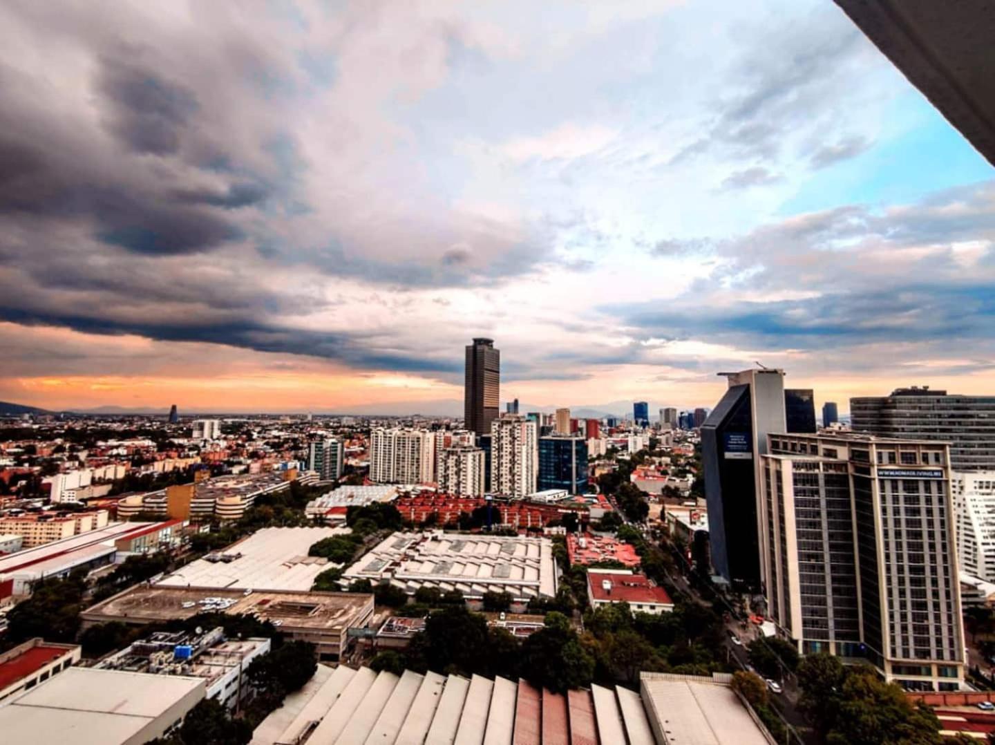 Hotel Modern Hi-rise Amazing Views, Pool & Hs Internet!