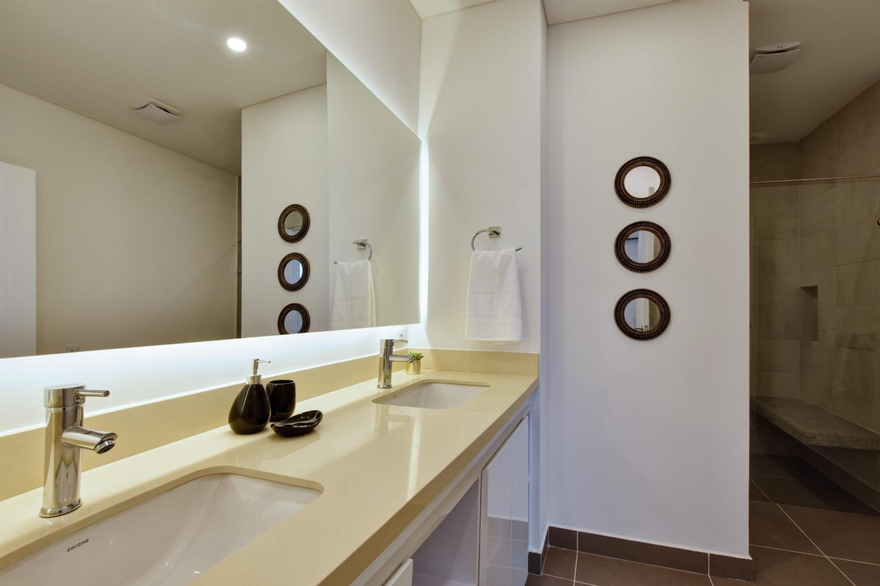 Granada Executive Suites