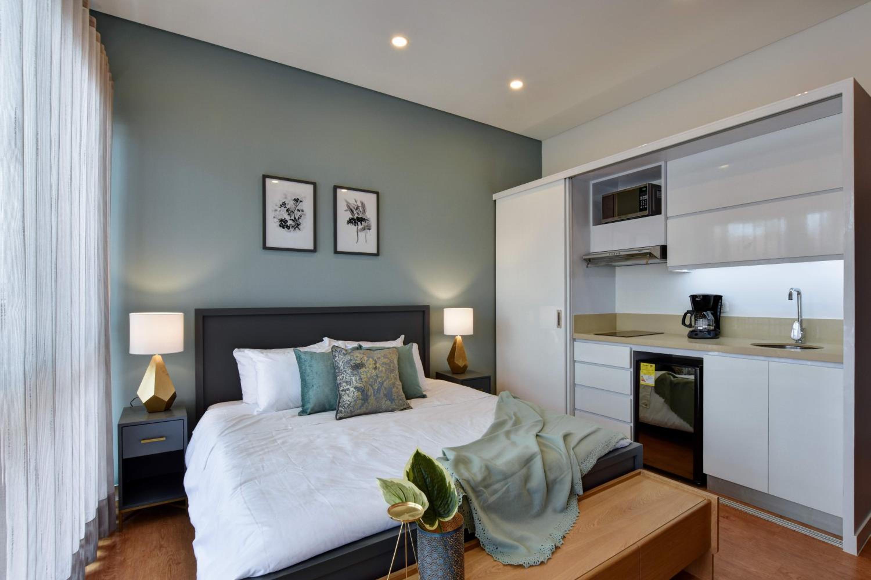 Granada Executive Suites