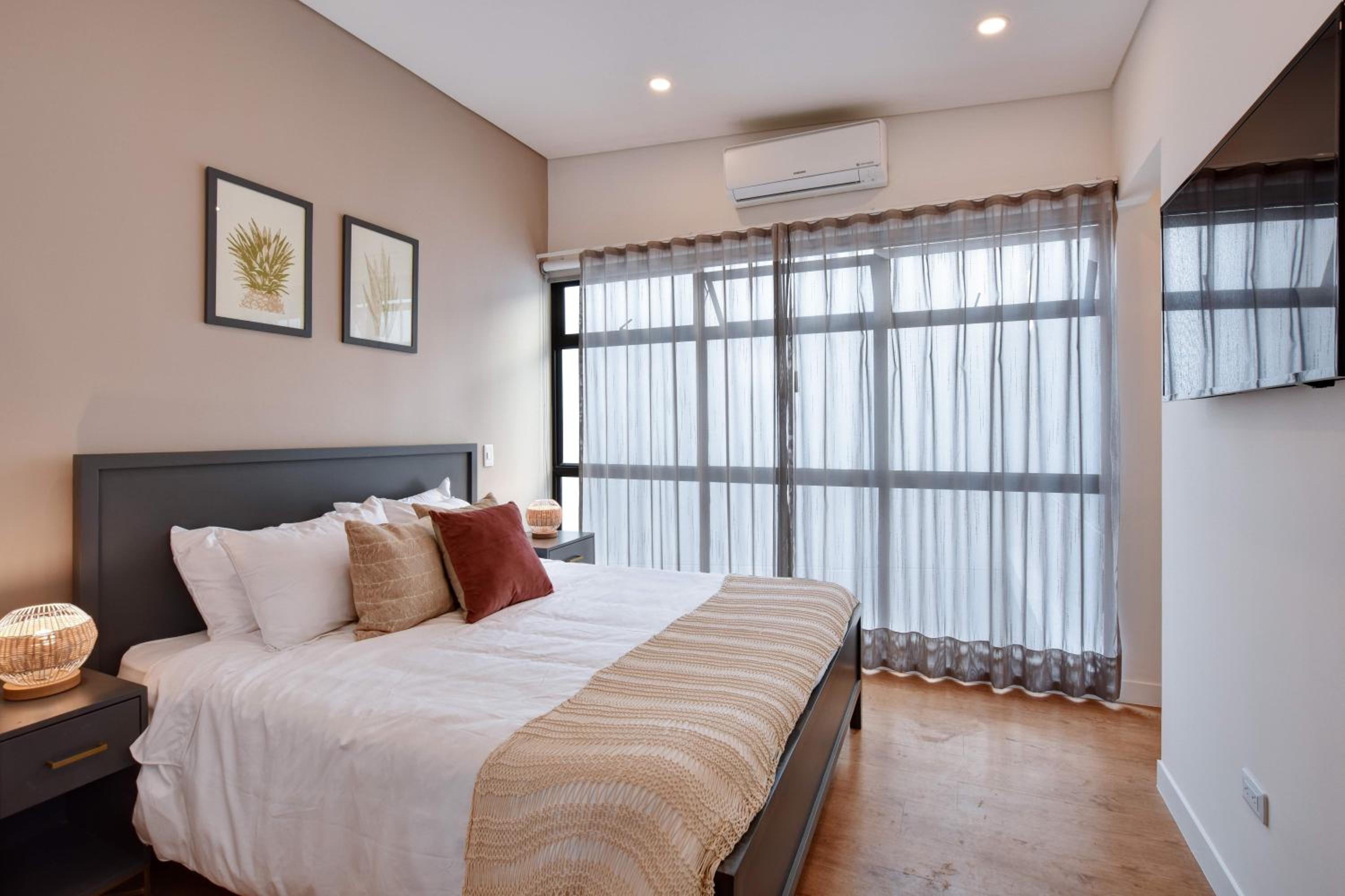 Granada Executive Suites
