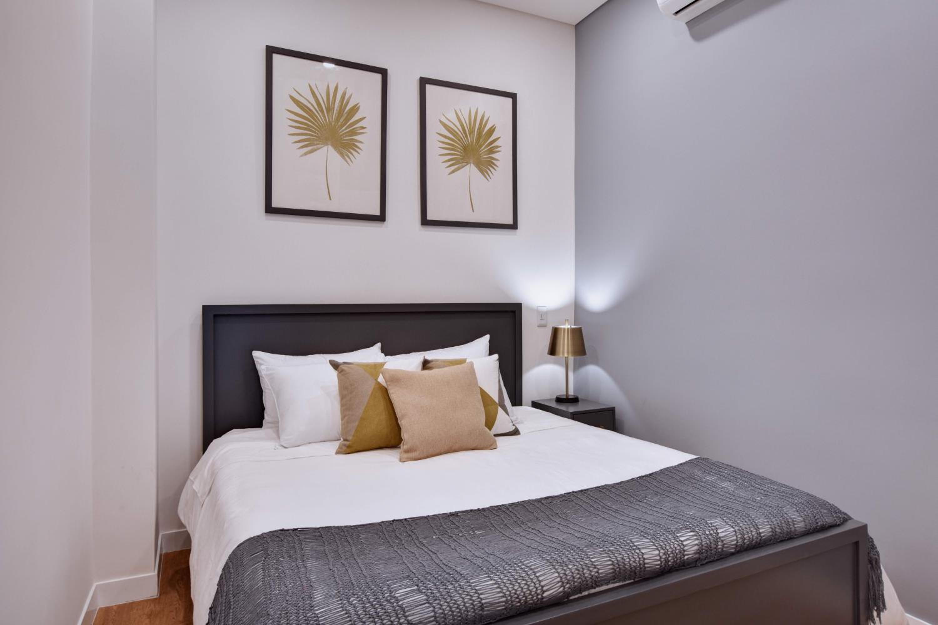 Granada Executive Suites
