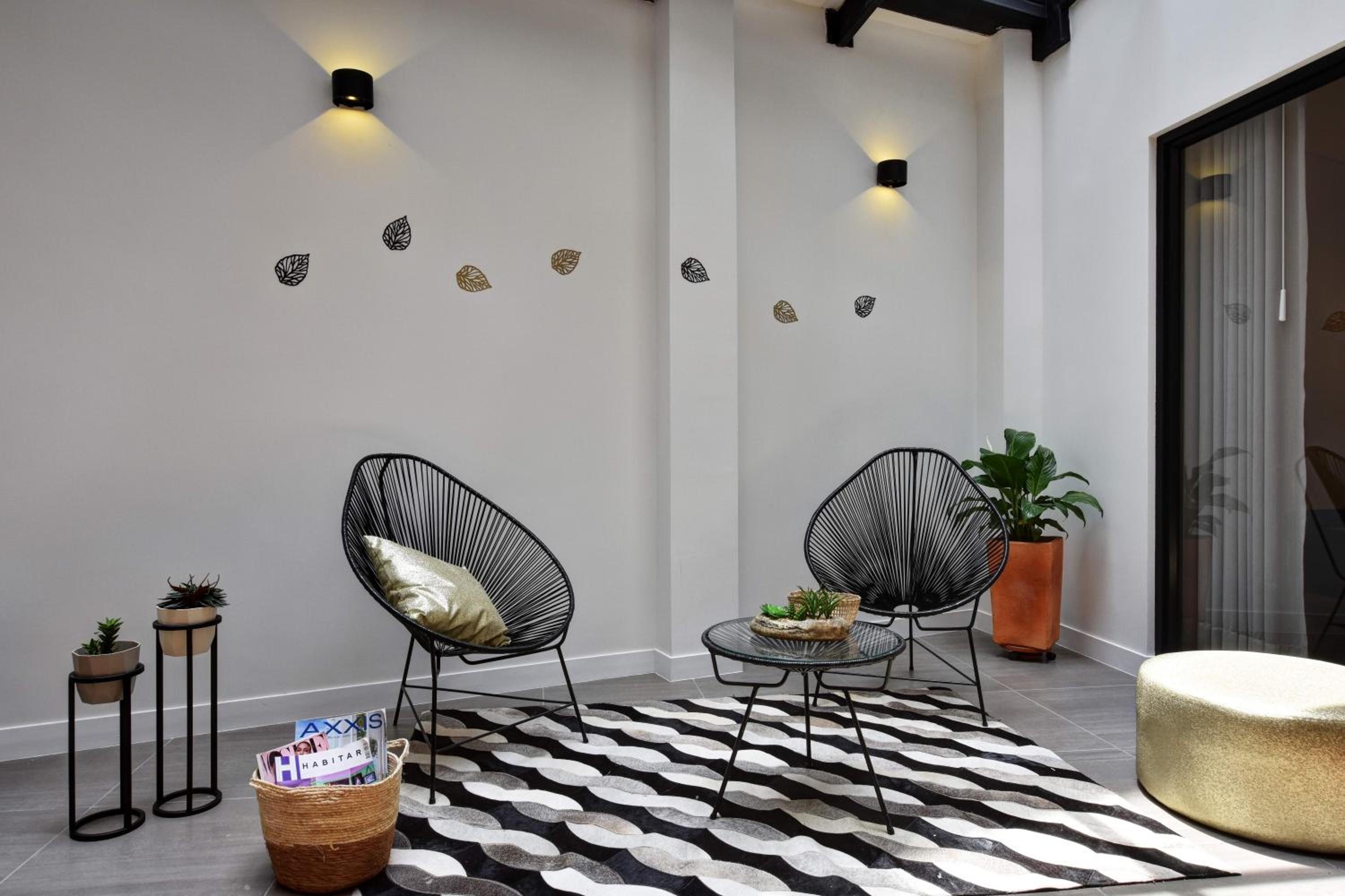 Granada Executive Suites