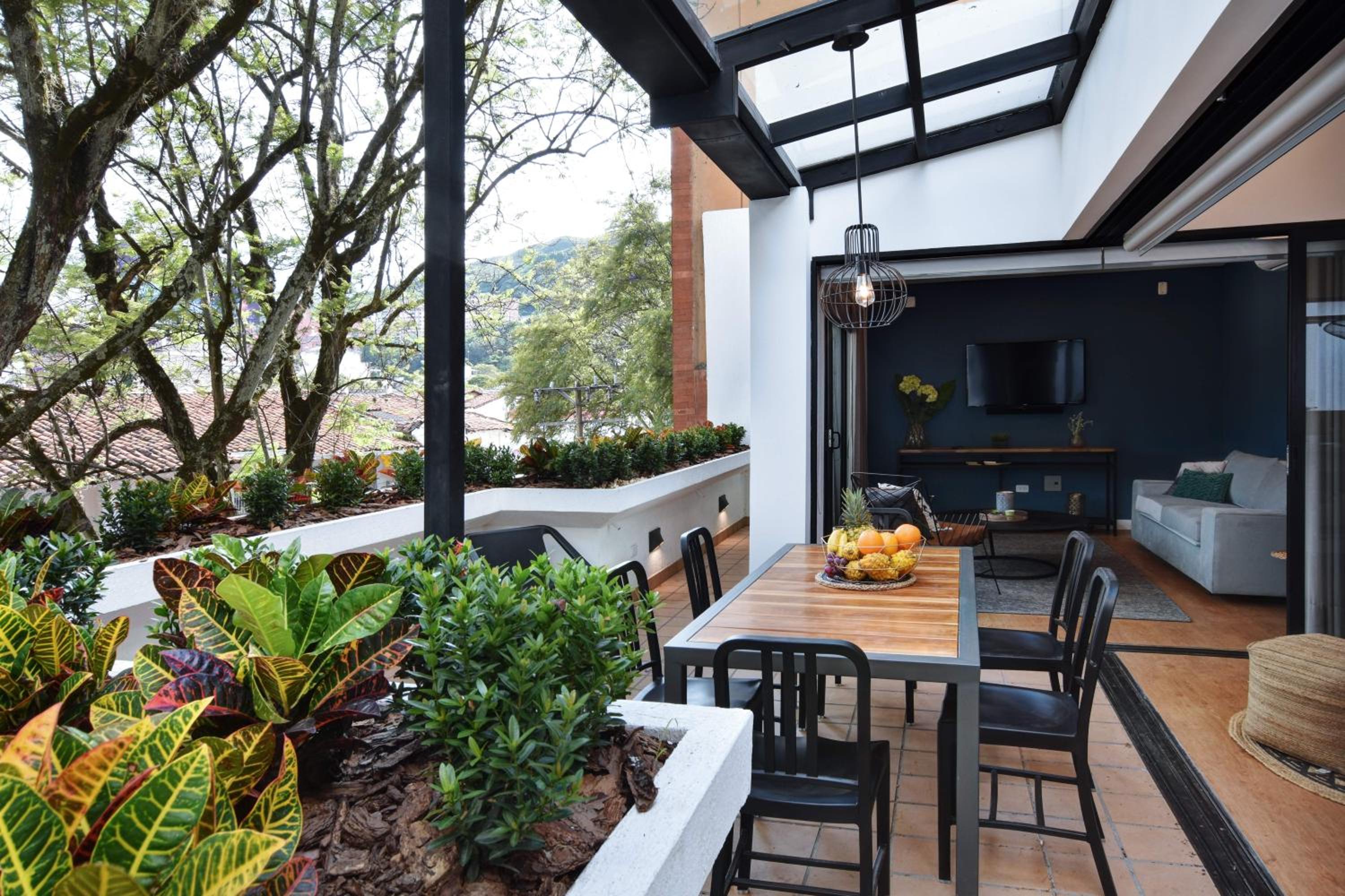 Granada Executive Suites