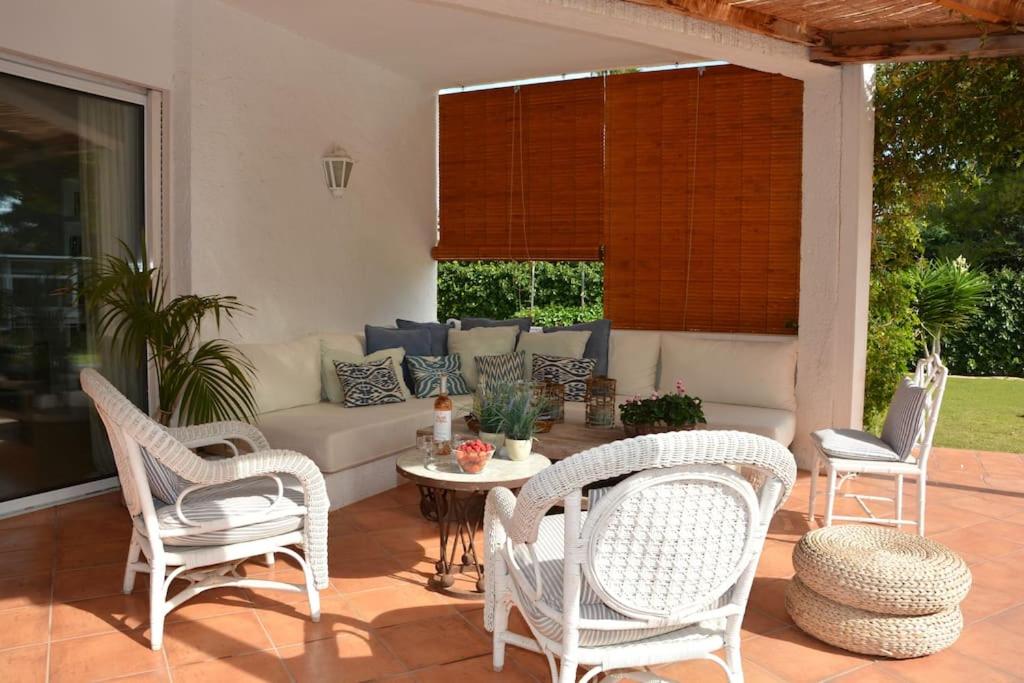 Villa Abu Lita 3 minutos andando playa Renovada Piscina y Jardin XXL Autentico lujo view 2