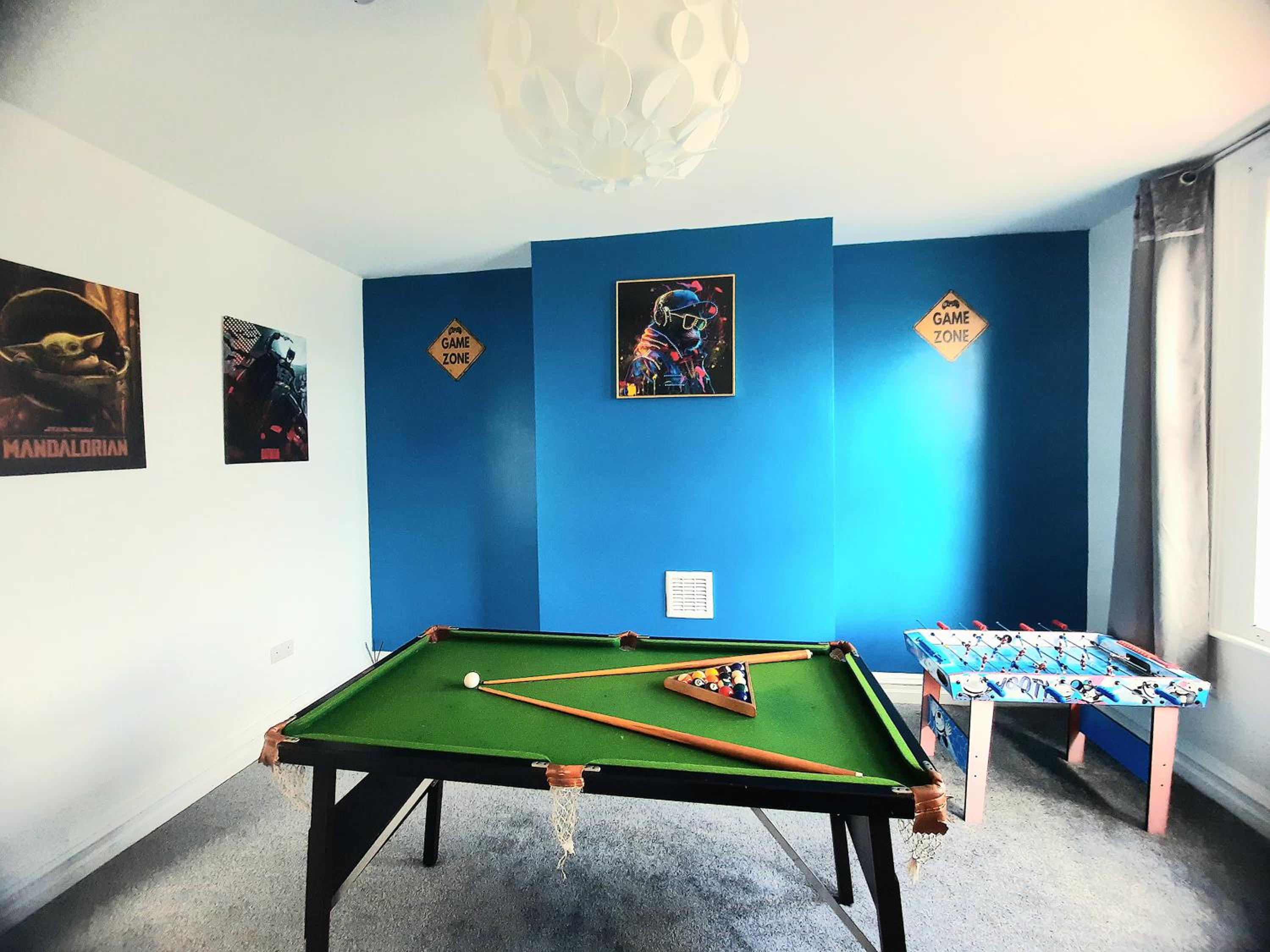 Home in Woodhouse, Leeds,Free 4 Car Parking,Free WiFi view 2