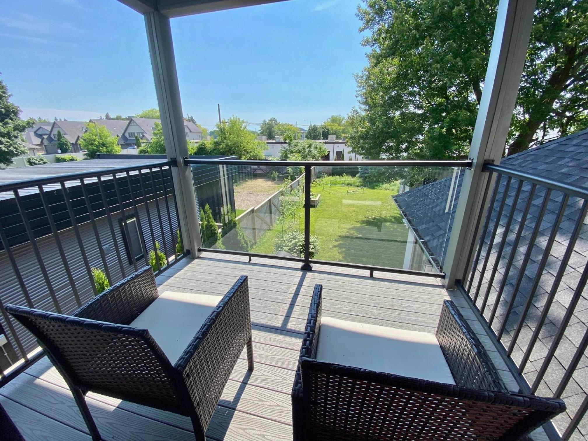 Belleville Vacations - 3 Bedroom Villa by the Marina - Property Image 11