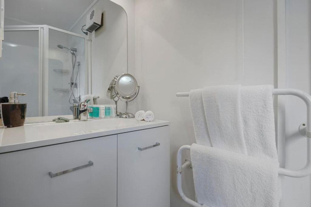 Cosy 2 Bedrooms at Mission Bay view 3