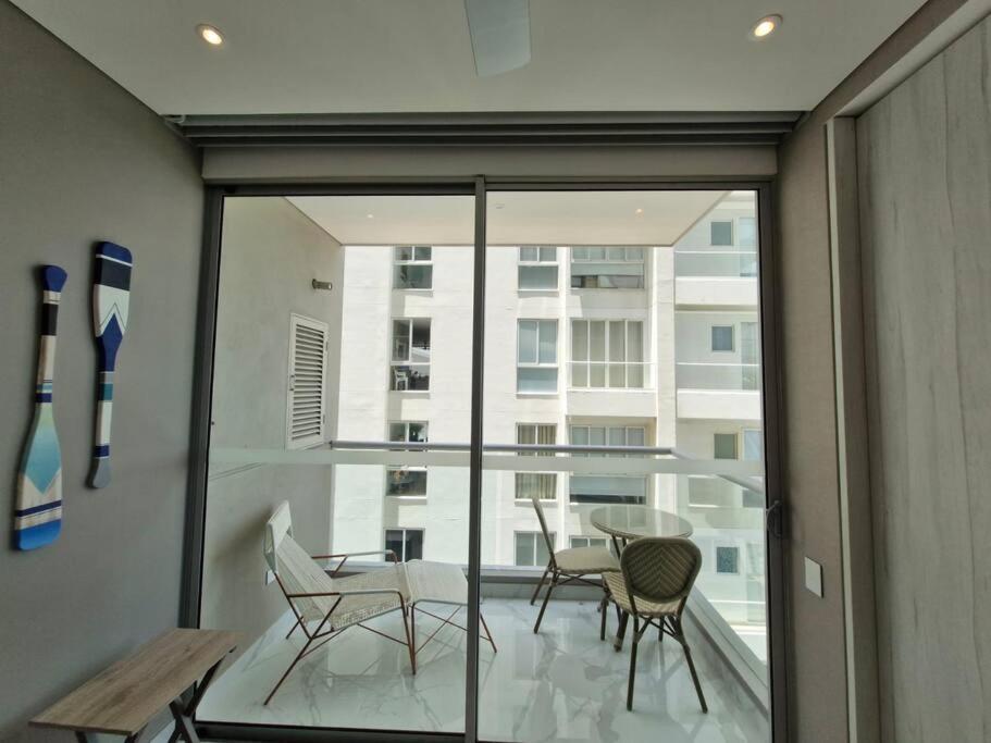 Apartamento en Santa Marta con Vista al Mar Sui Lofts 904 frente al Hotel Hilton