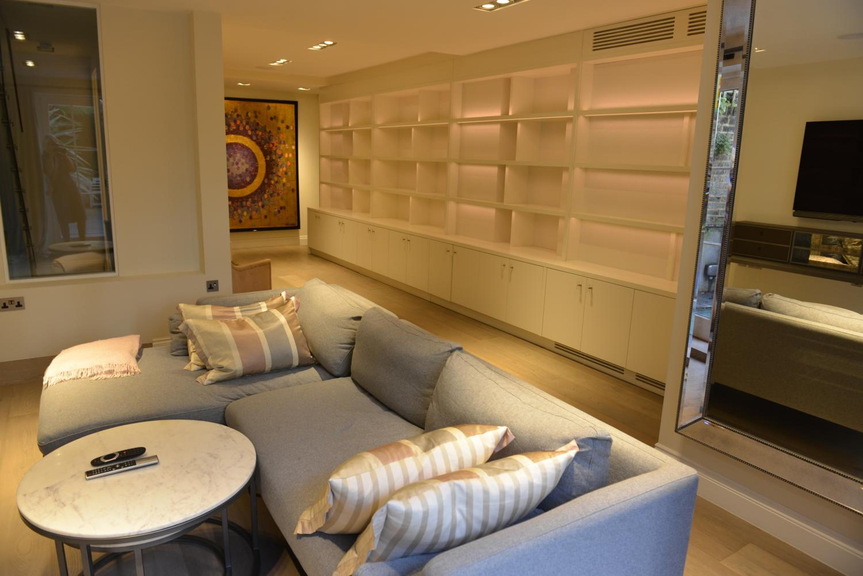 Luxury 4 Bedrooms 5 Baths 2 Receptions Family House with Garden Chelsea