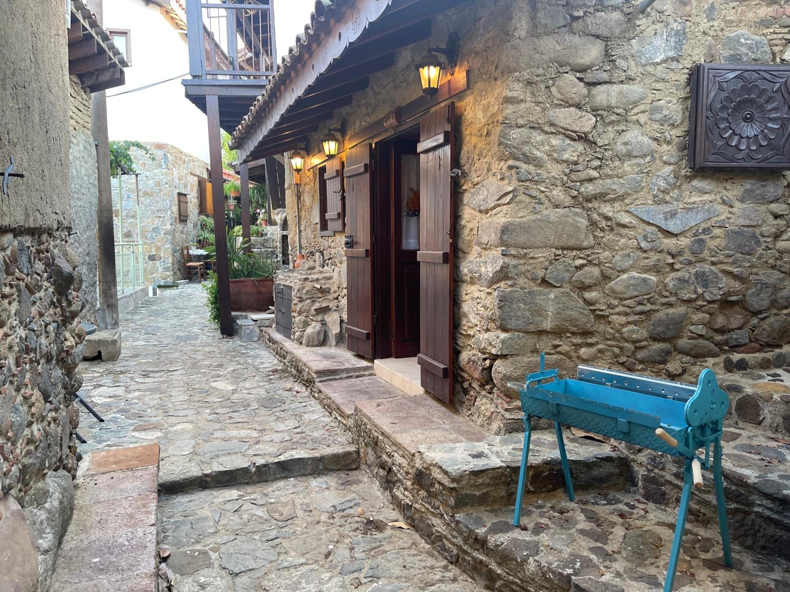 House No9 - Studio