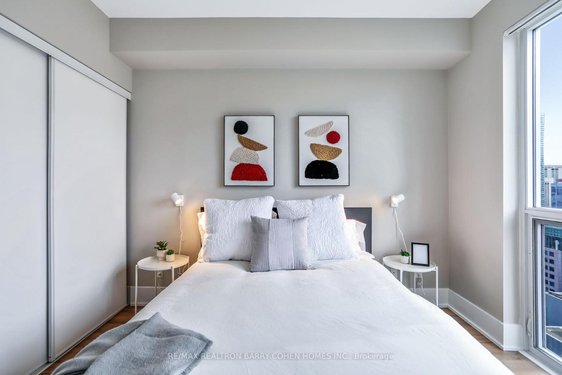 Downtown suites with Free Parking