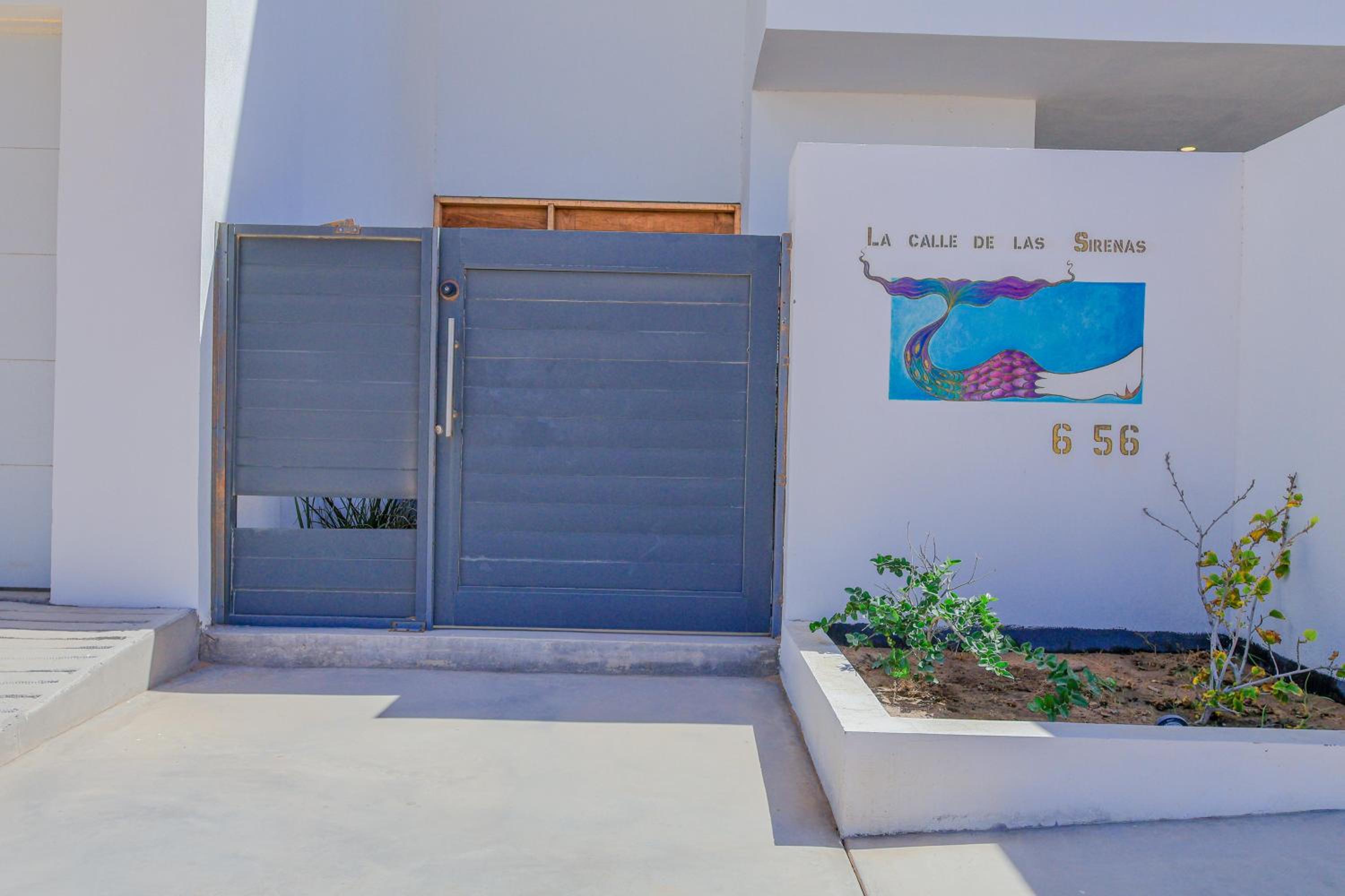 Calle de Las Sirenas view 2