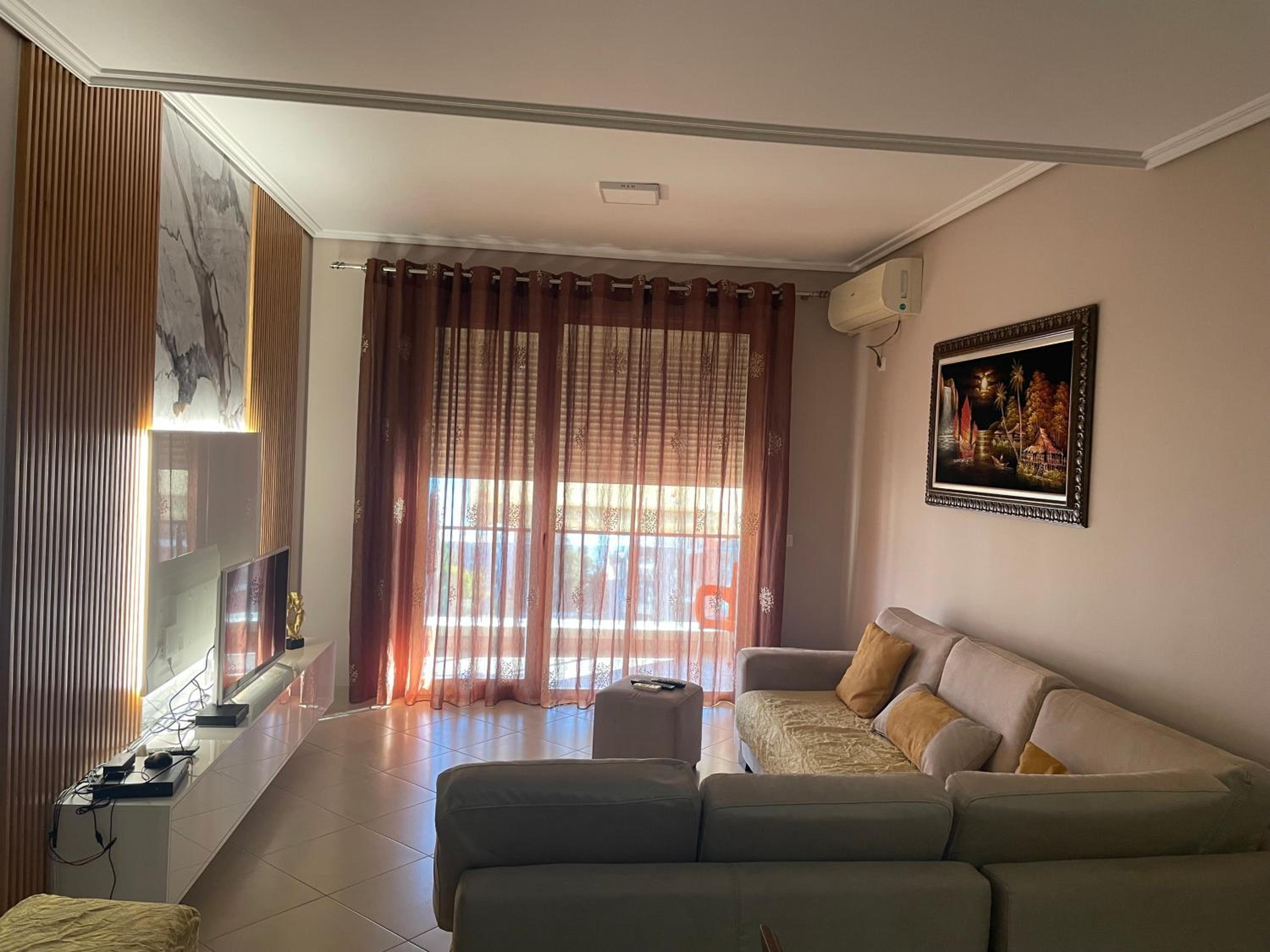 5 Star Apartment