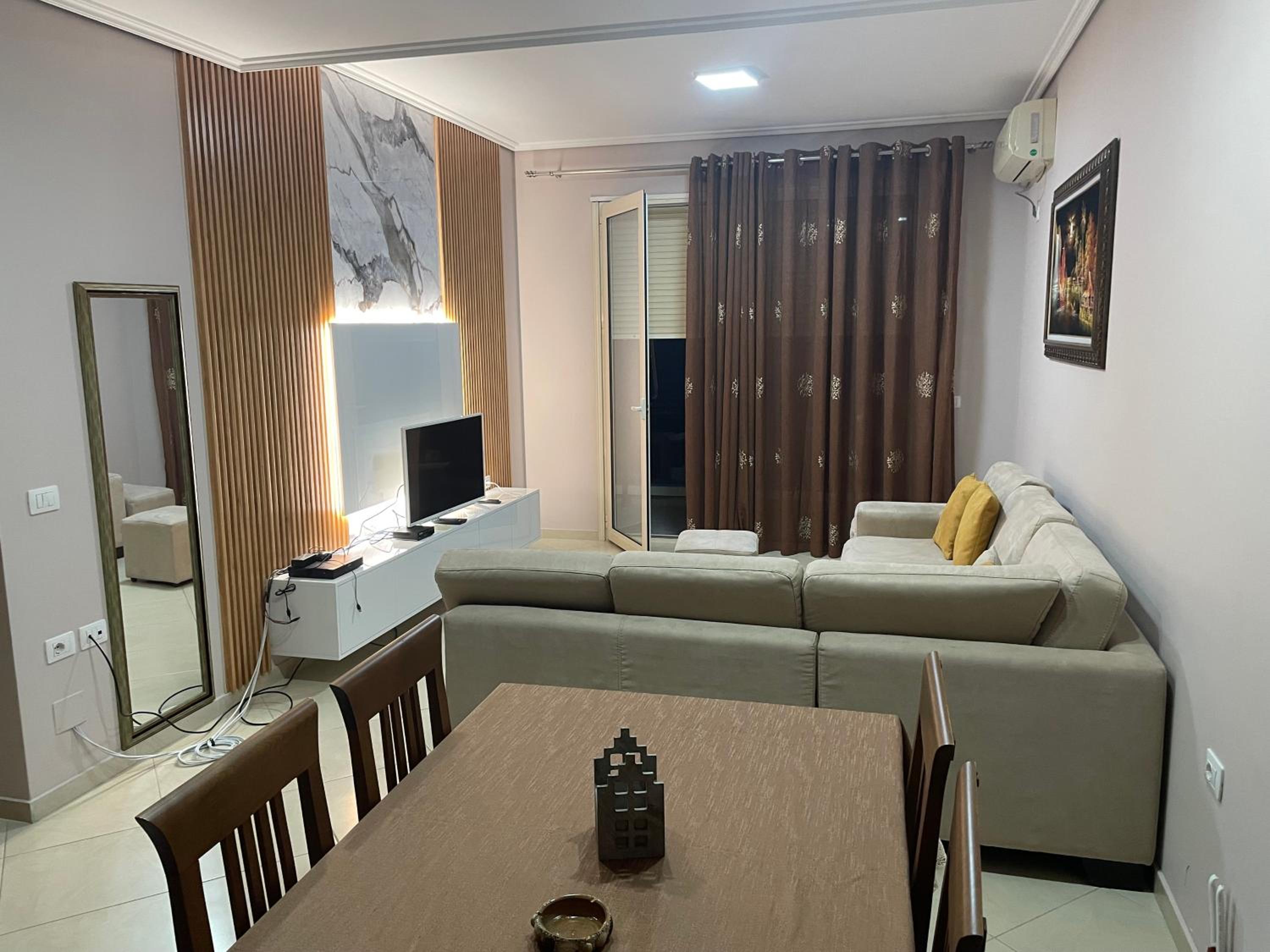 5 Star Apartment