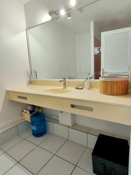Cosy Studio, Mont Vernon fews steps from Orient Bay Beach view 2