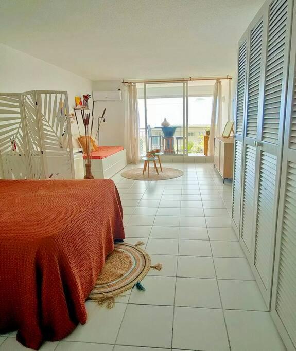 Cosy Studio, Mont Vernon fews steps from Orient Bay Beach view 5