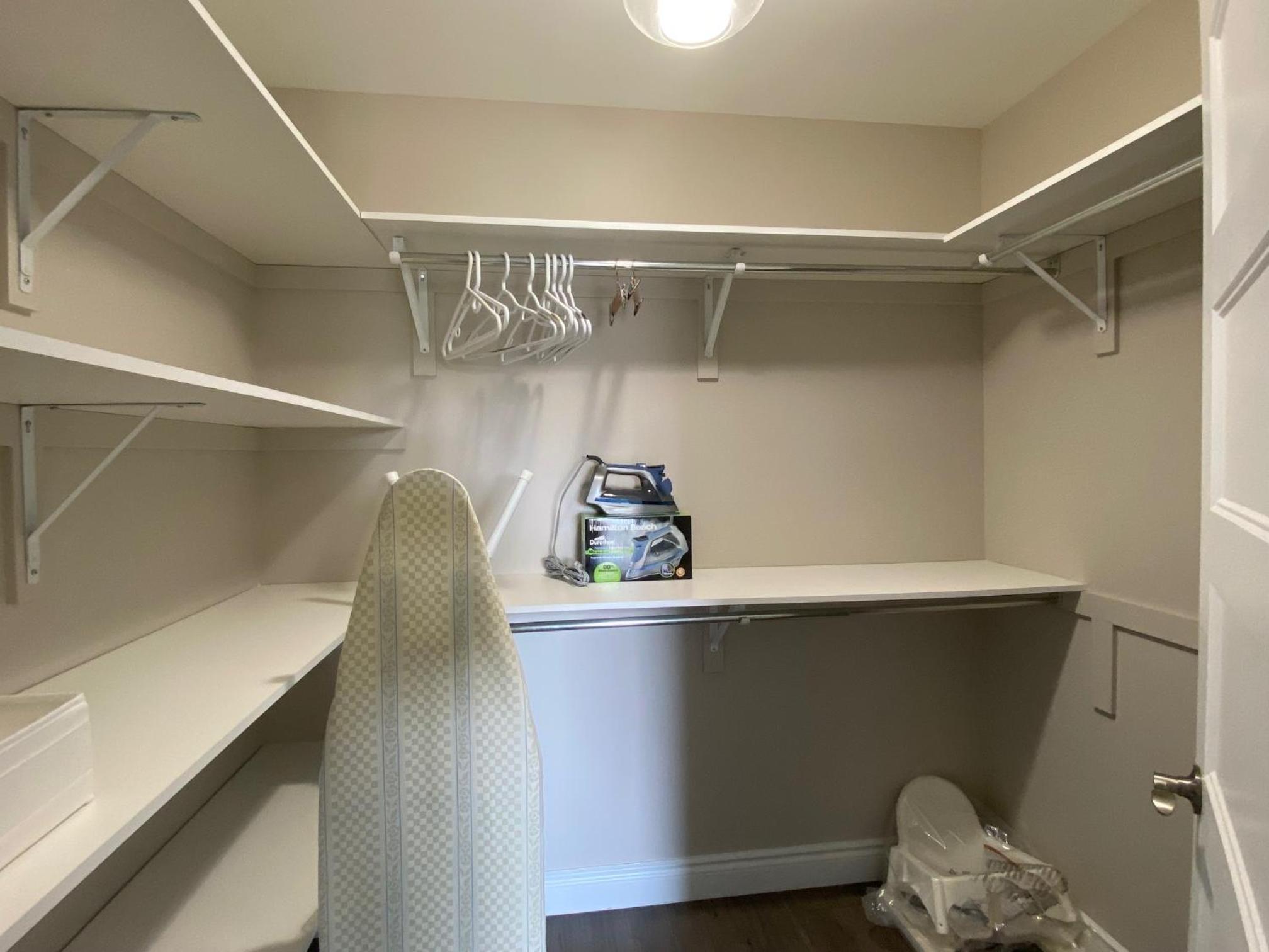 Belleville Vacations - 3 Bedroom Villa by the Marina - Property Image 15