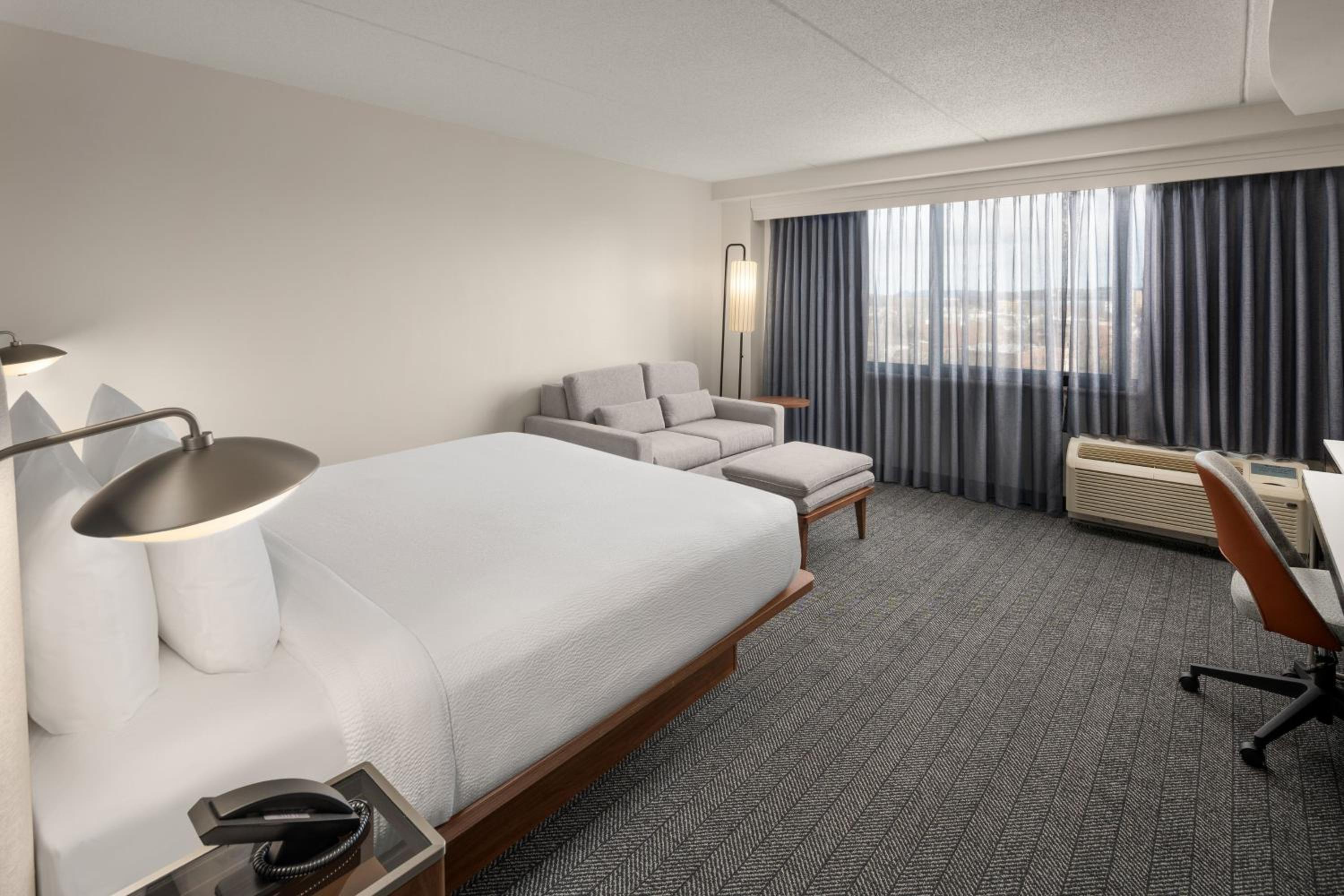 New Haven Vacations - Courtyard New Haven at Yale - Property Image 38