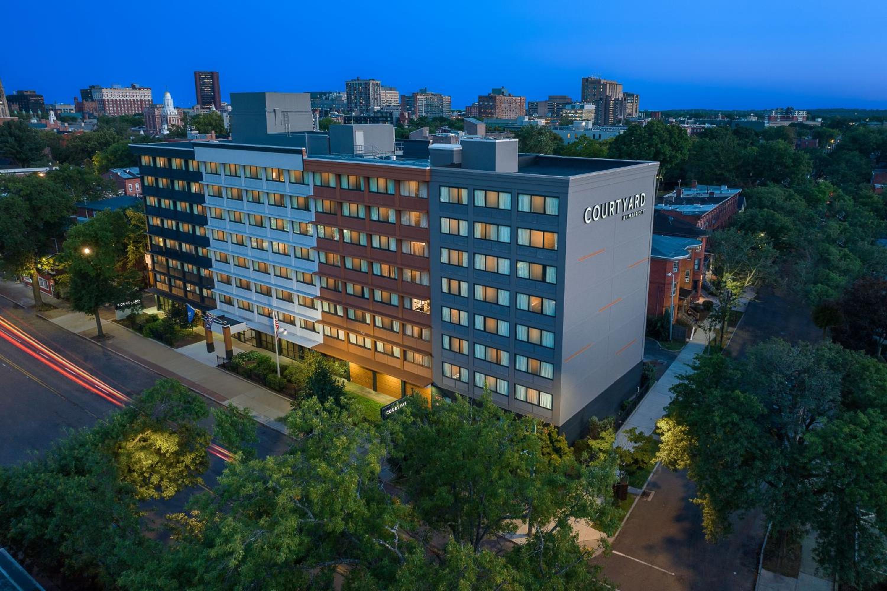 New Haven Vacations - Courtyard New Haven at Yale - Property Image 9