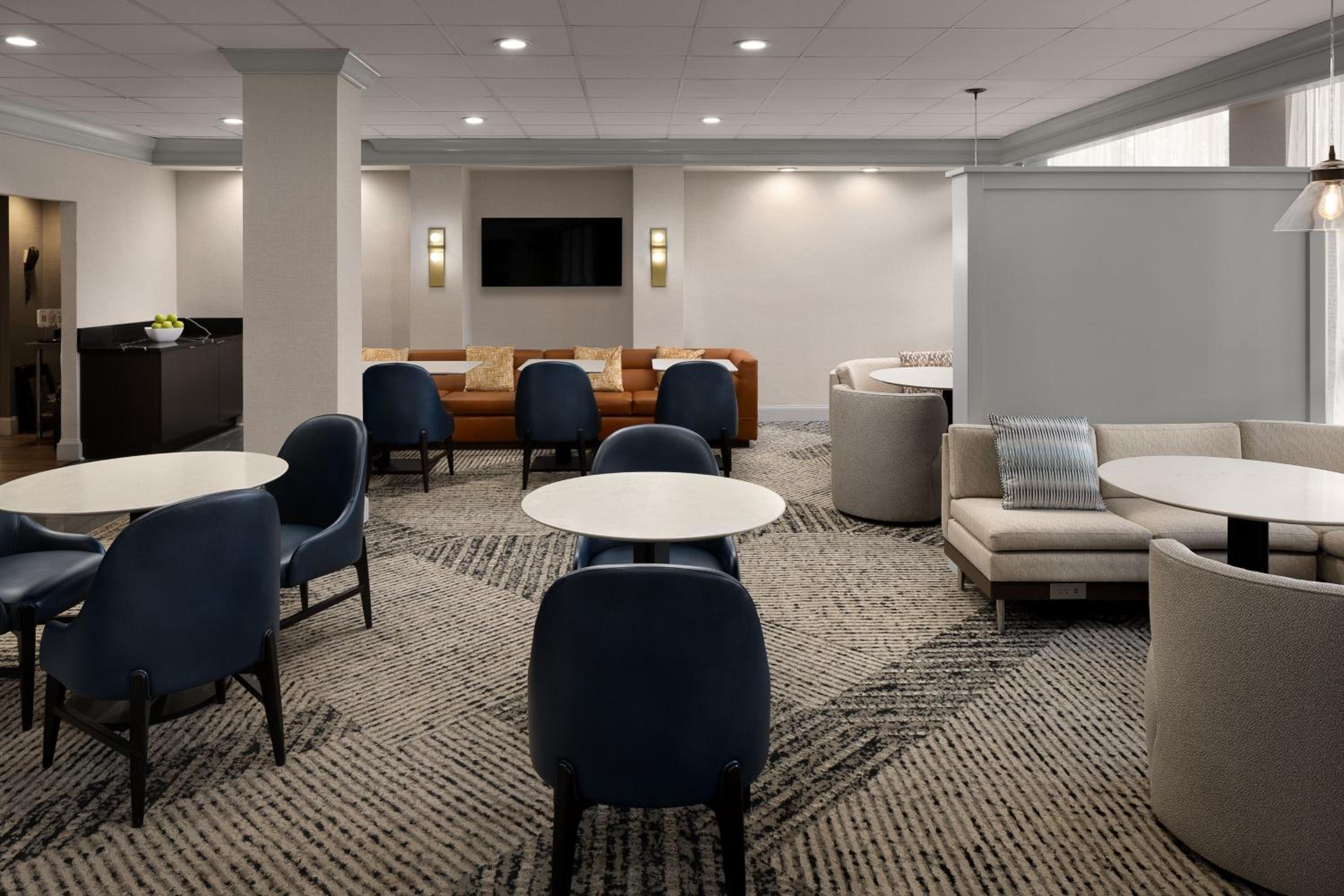 New Haven Vacations - Courtyard New Haven at Yale - Property Image 36
