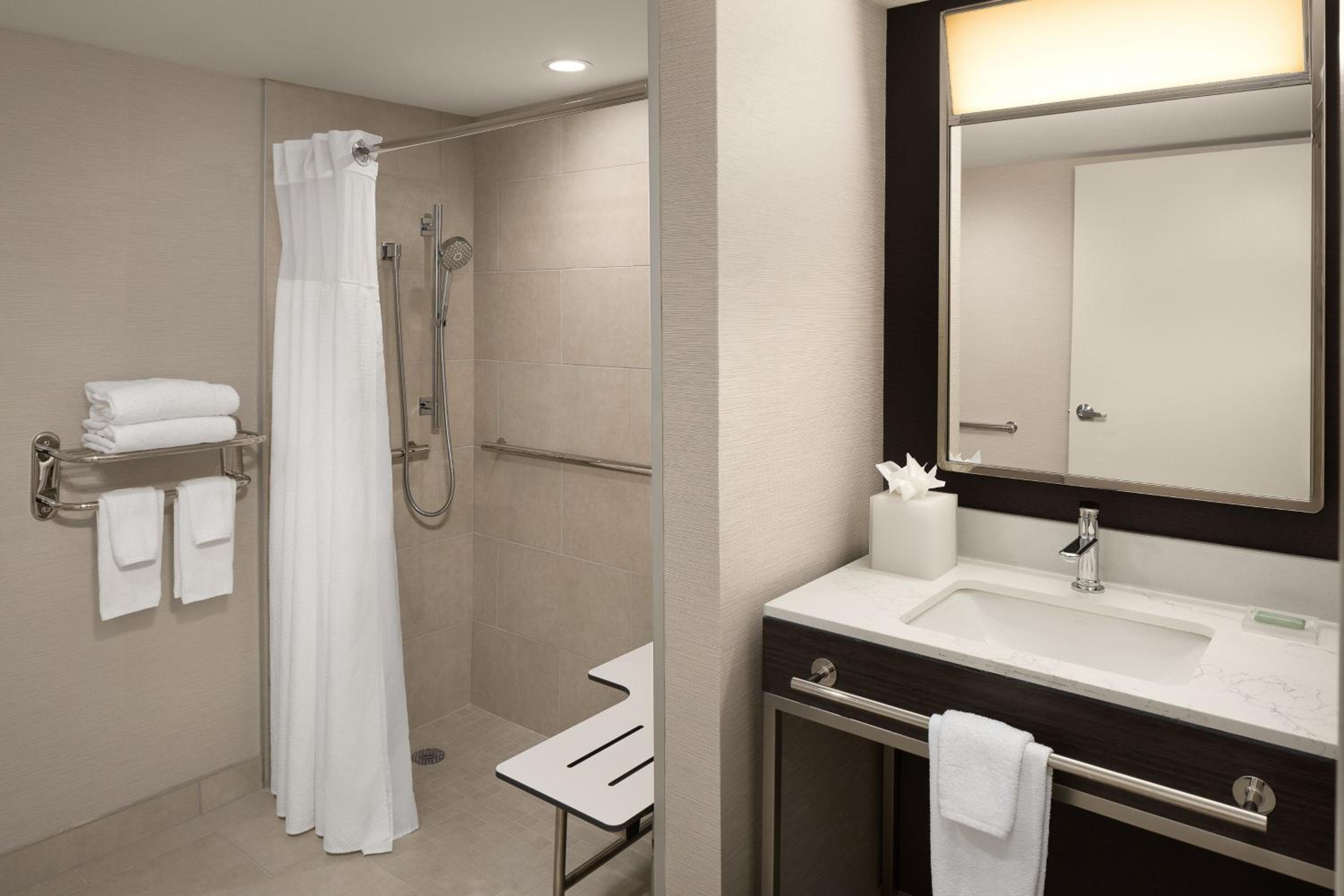 New Haven Vacations - Courtyard New Haven at Yale - Property Image 32