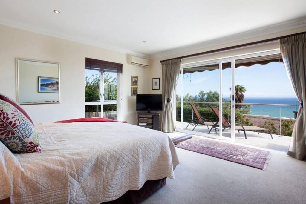 3 Bedroom house in Camps Bay view 2