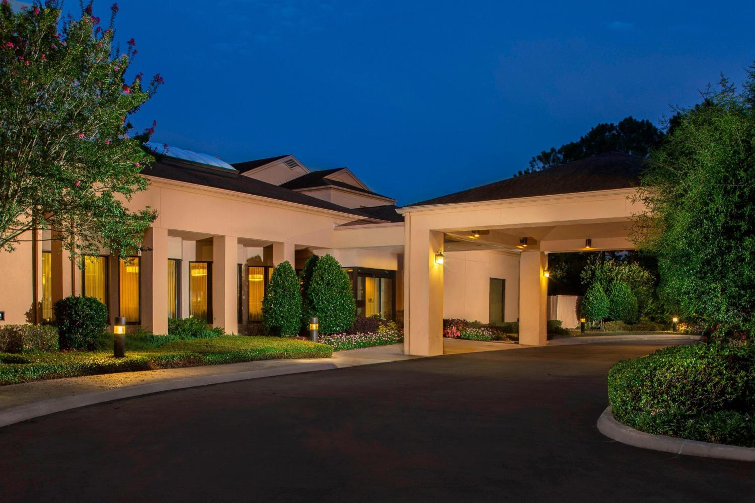 Hotel Courtyard by Marriott Baton Rouge Acadian Centre/LSU Area - Image 1