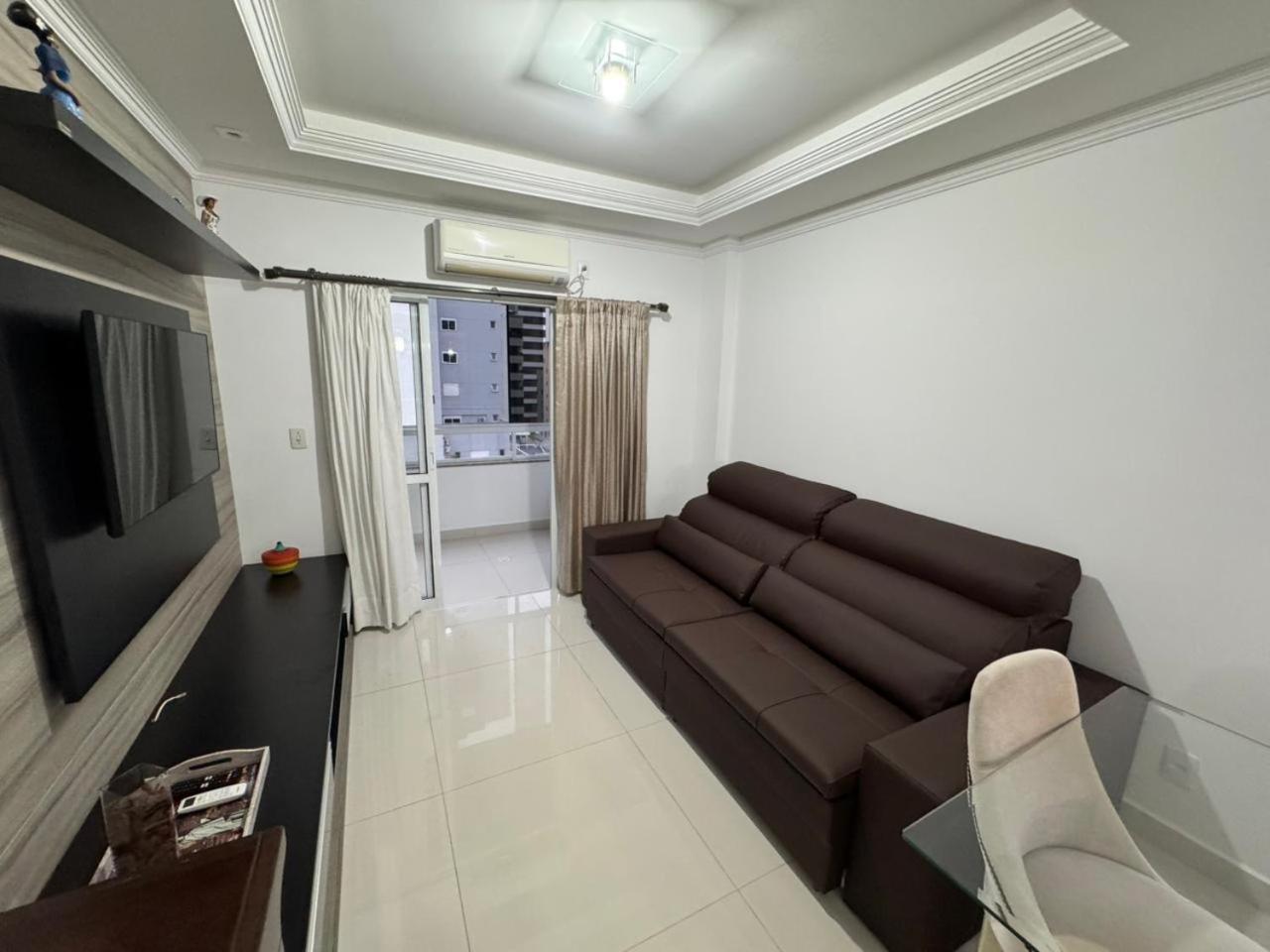 RESIDENCE BC Apto com 1 suite mais 02 quartos,cozinha, lavanderia, sala de estar e jantar , sacada com churrasqueira a carvão e duas garagens privativas