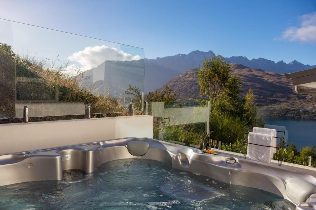 Alpine Edge Villa- AC- Free Parking- Hot Tub- BBQ view 2