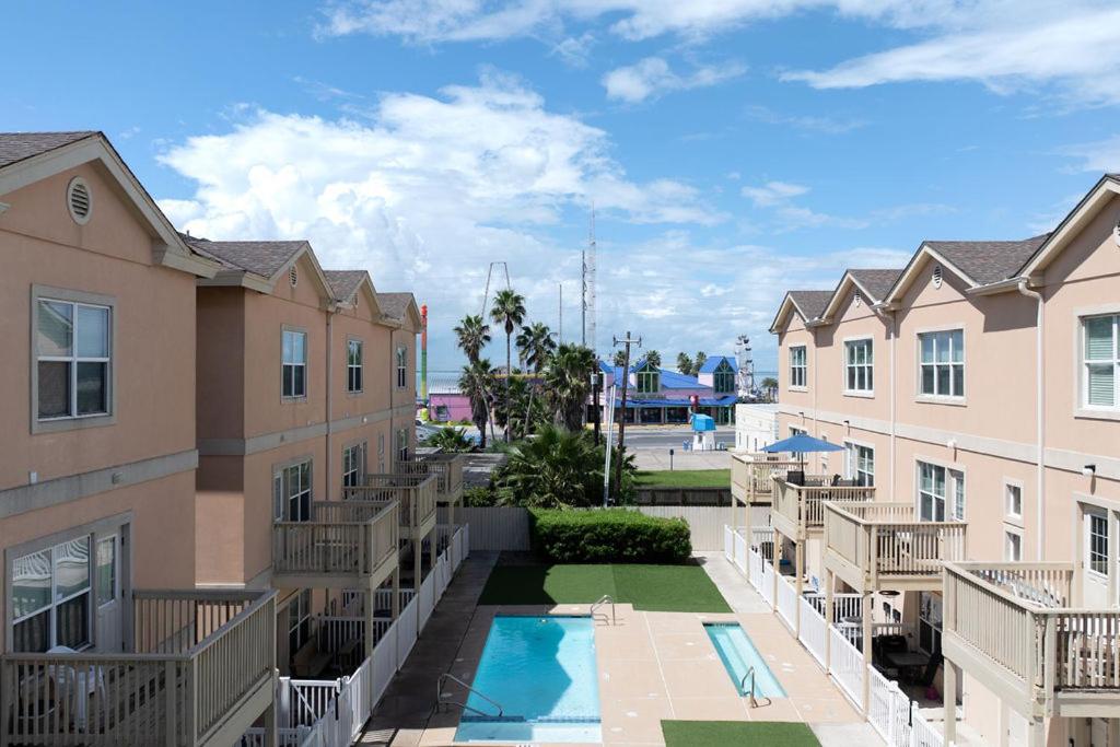 Marlin by South Padre Resort Rentals view 4