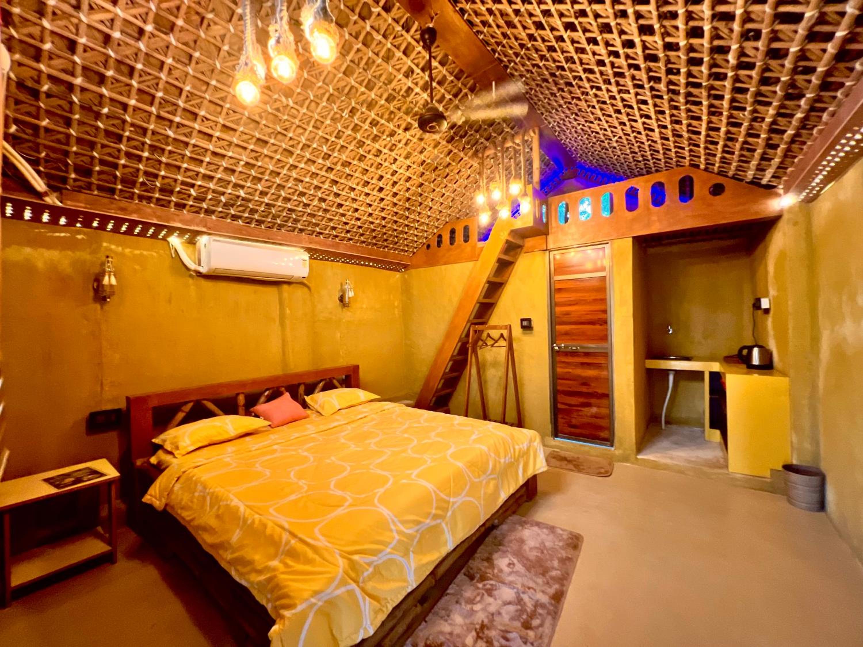 La Pahi Palace- Banquet and Resort