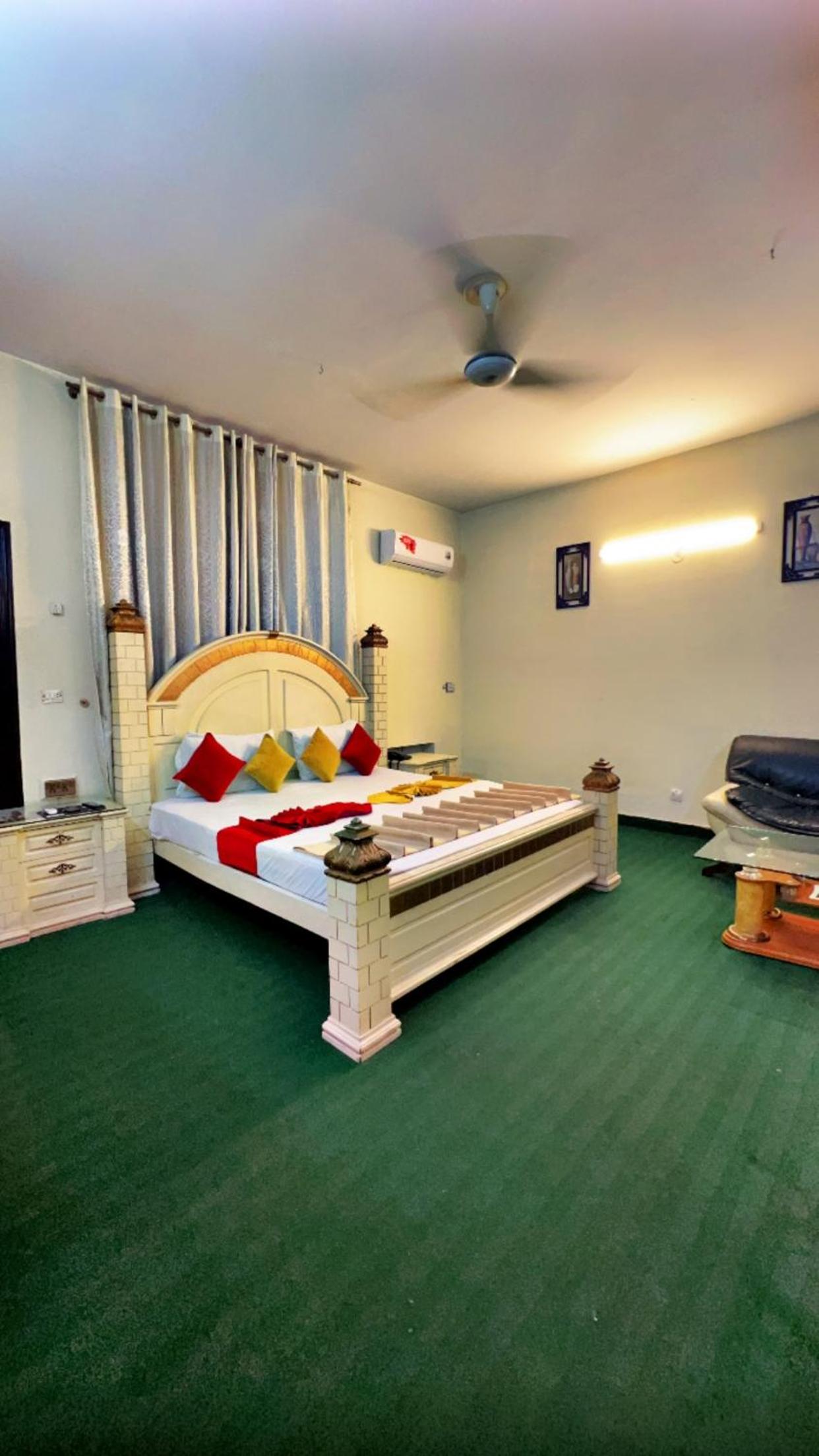 Step Inn Guest House Lahore view 2