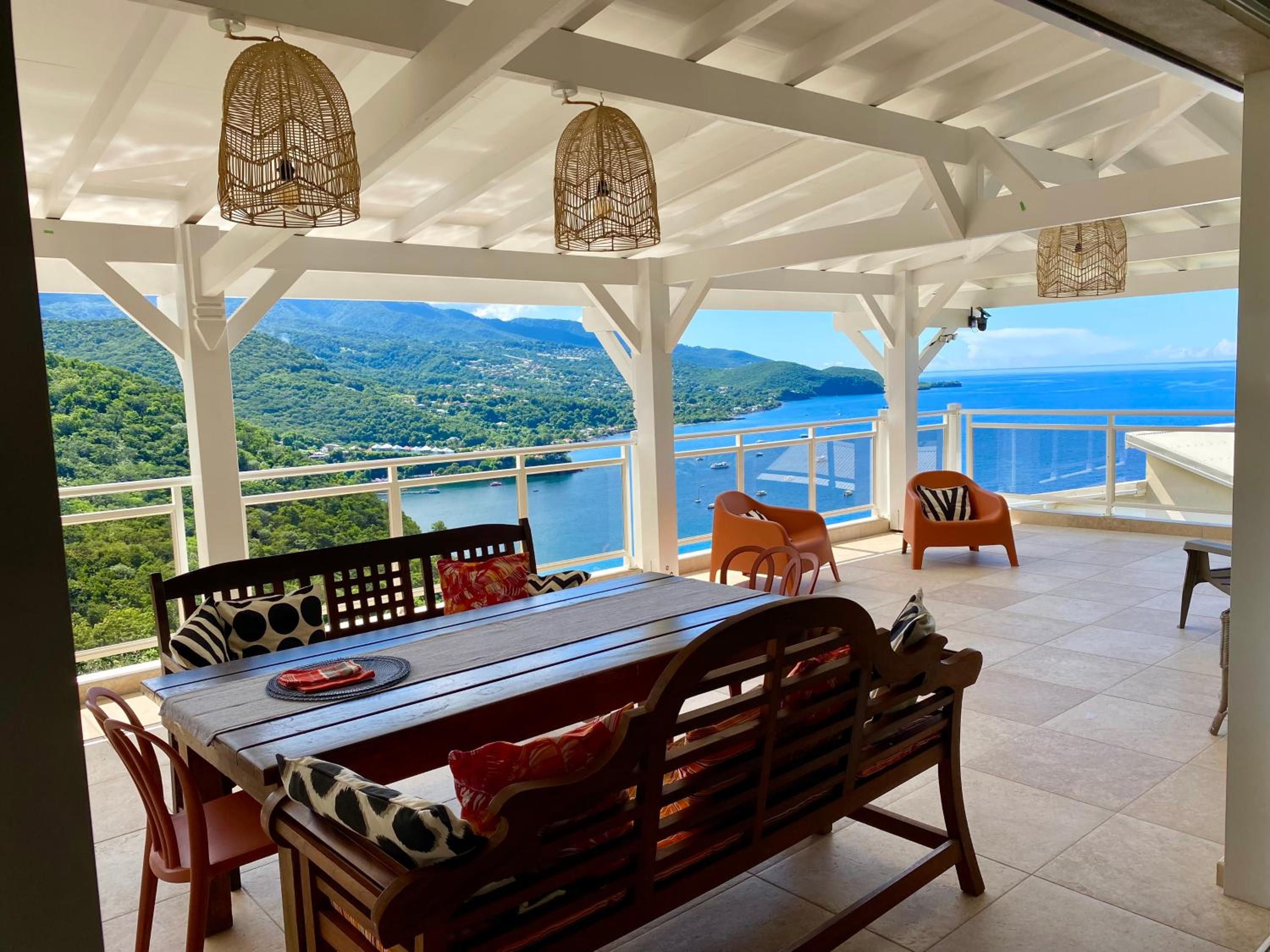 Villa Ozalee 5 étoiles charme et élégance Vue mer exceptionnelle sur la baie de Malendure et la réserve Cousteau view 3