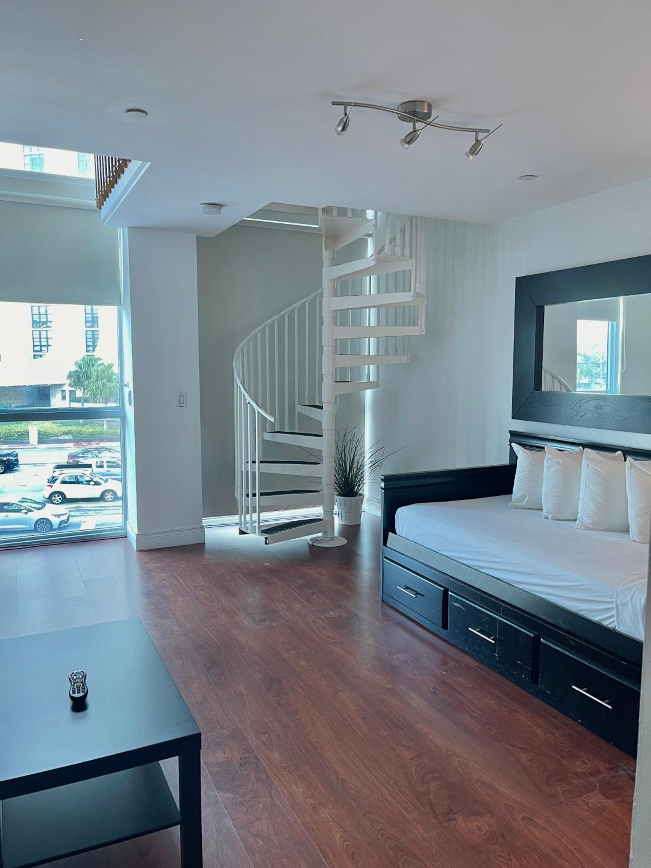 New Point Miami Beach Apartments