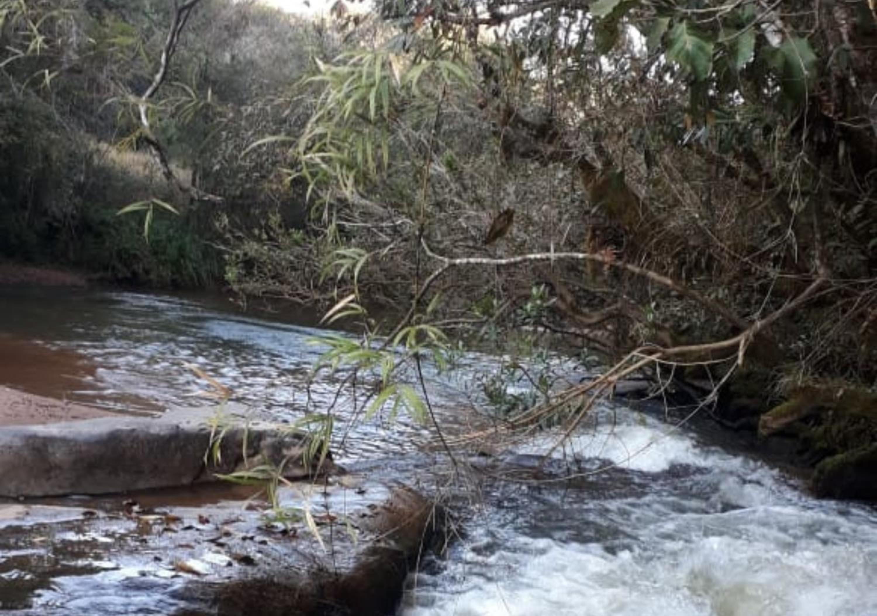 Sitio Tertulia Chalés e Cachoeira