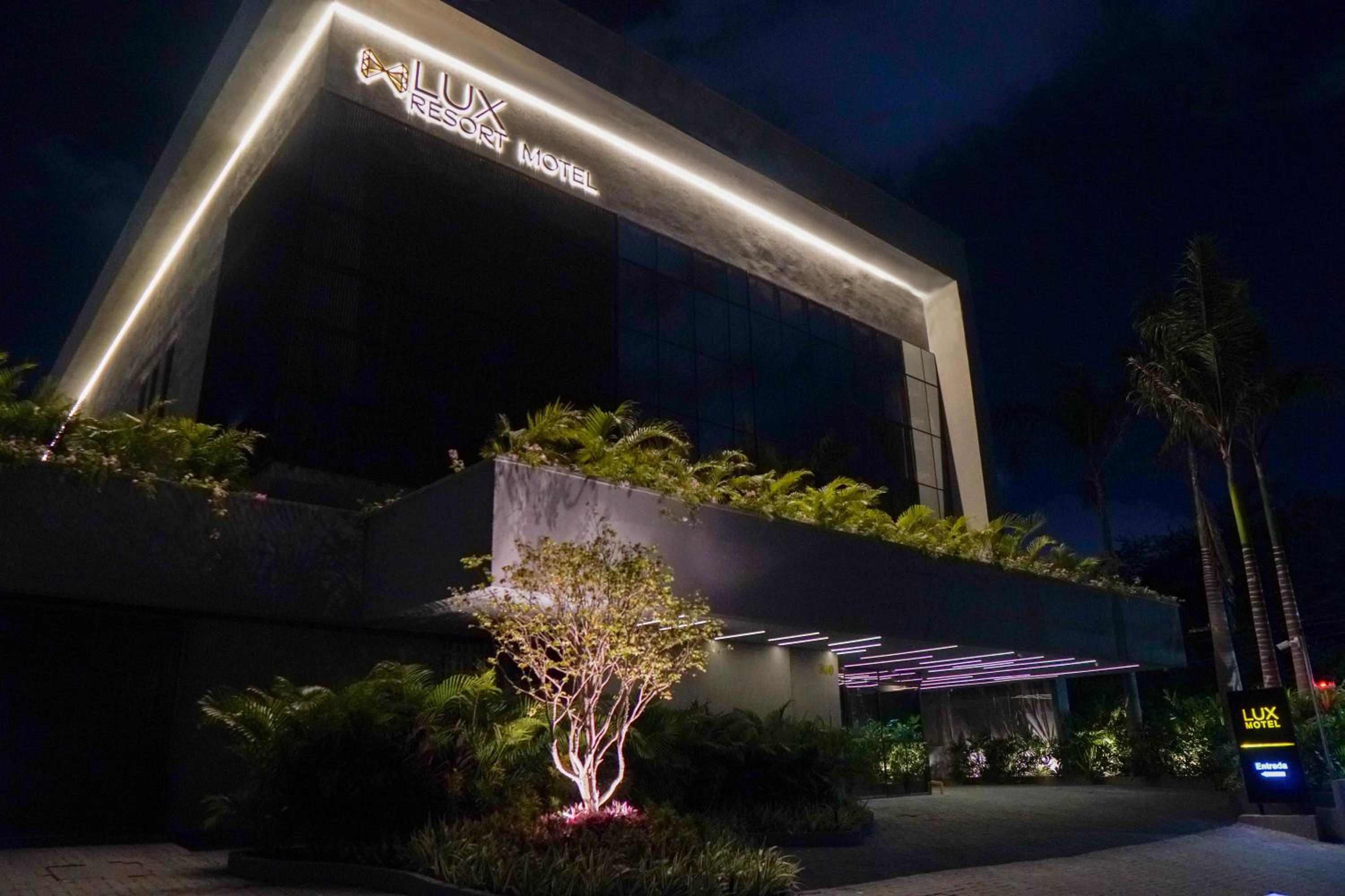 Lux Resort Motel