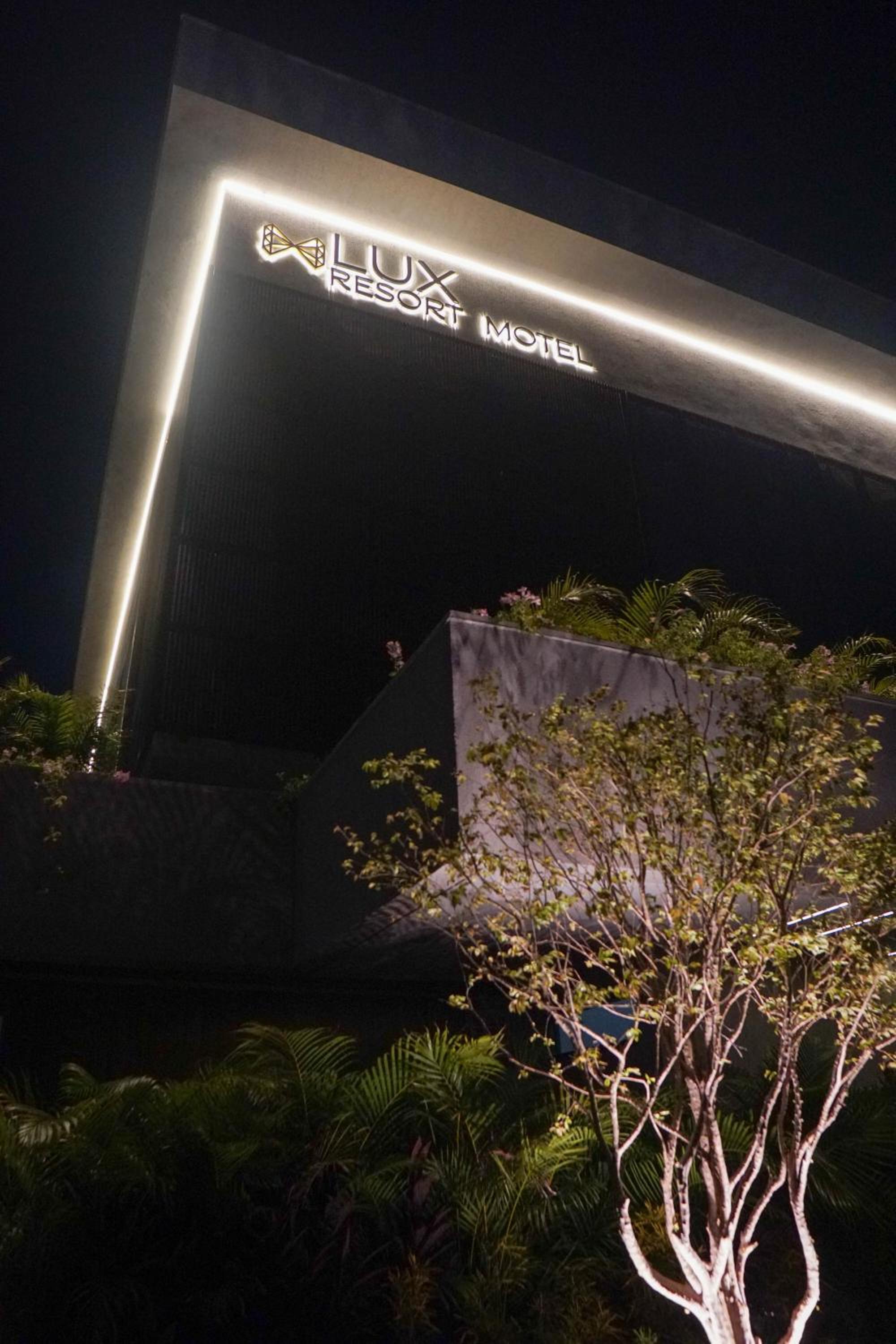 Lux Resort Motel