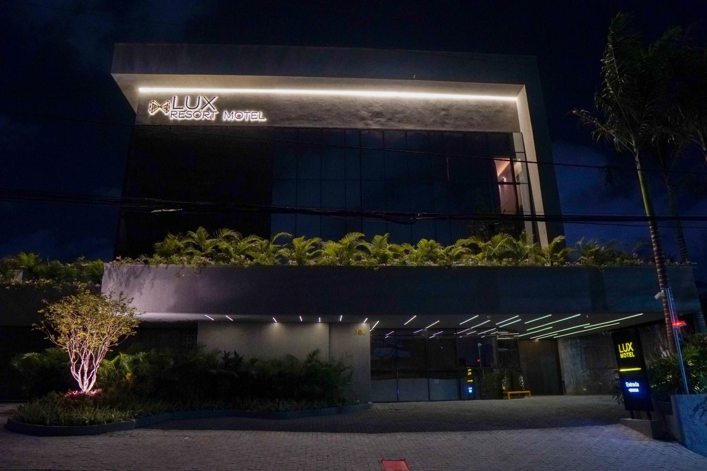 Lux Resort Motel