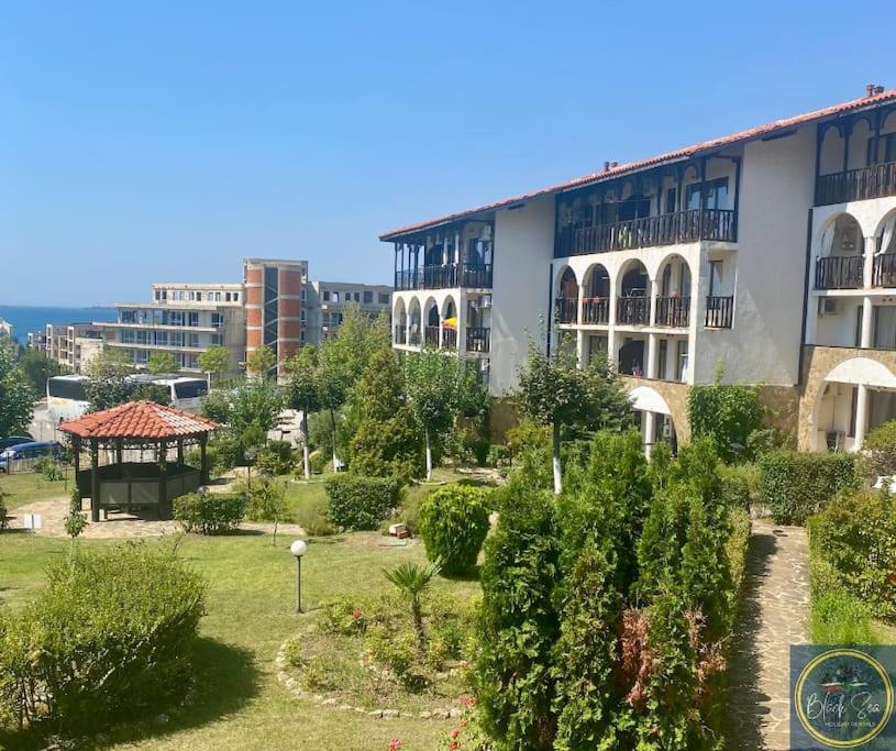 2 Bed Apt at Watermill Complex