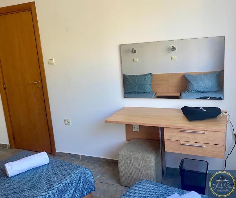 2 Bed Apt at Watermill Complex