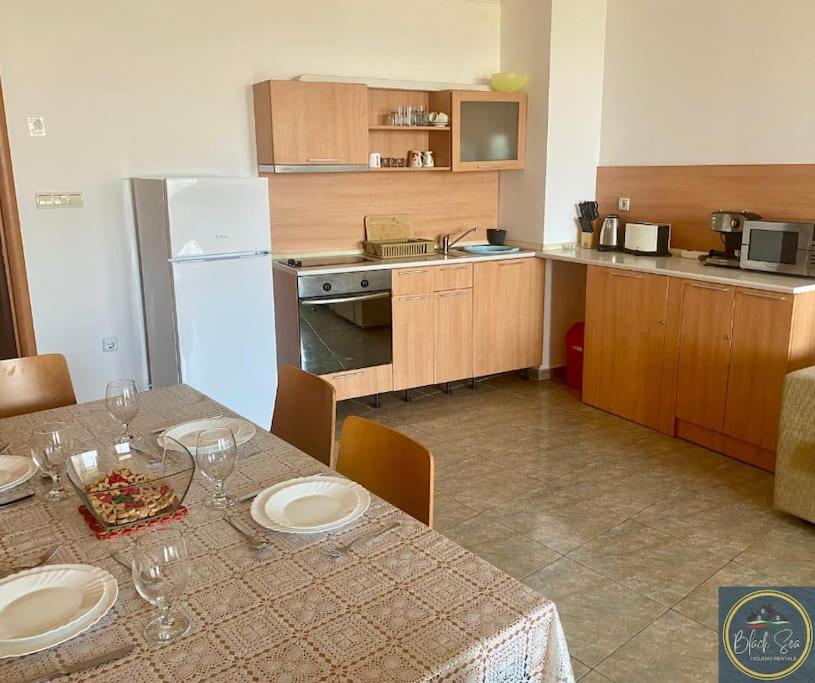 2 Bed Apt at Watermill Complex
